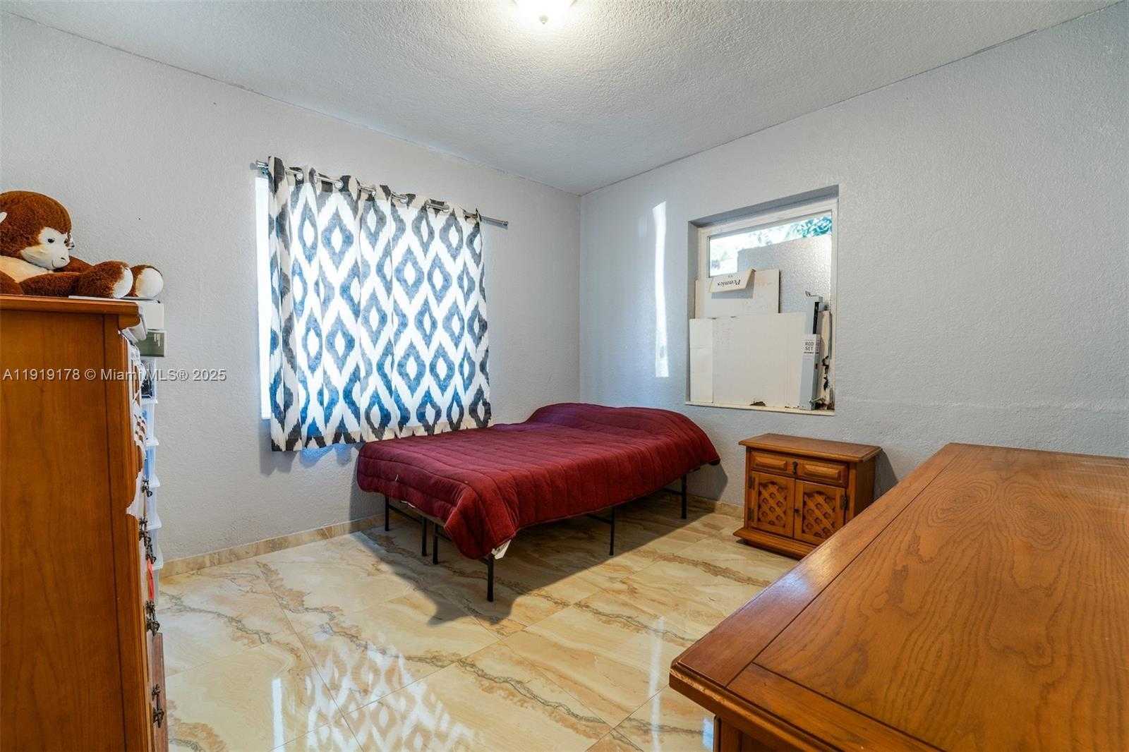 Small Image of 2840 NORTH WEST 4TH ST, Miami Number 14