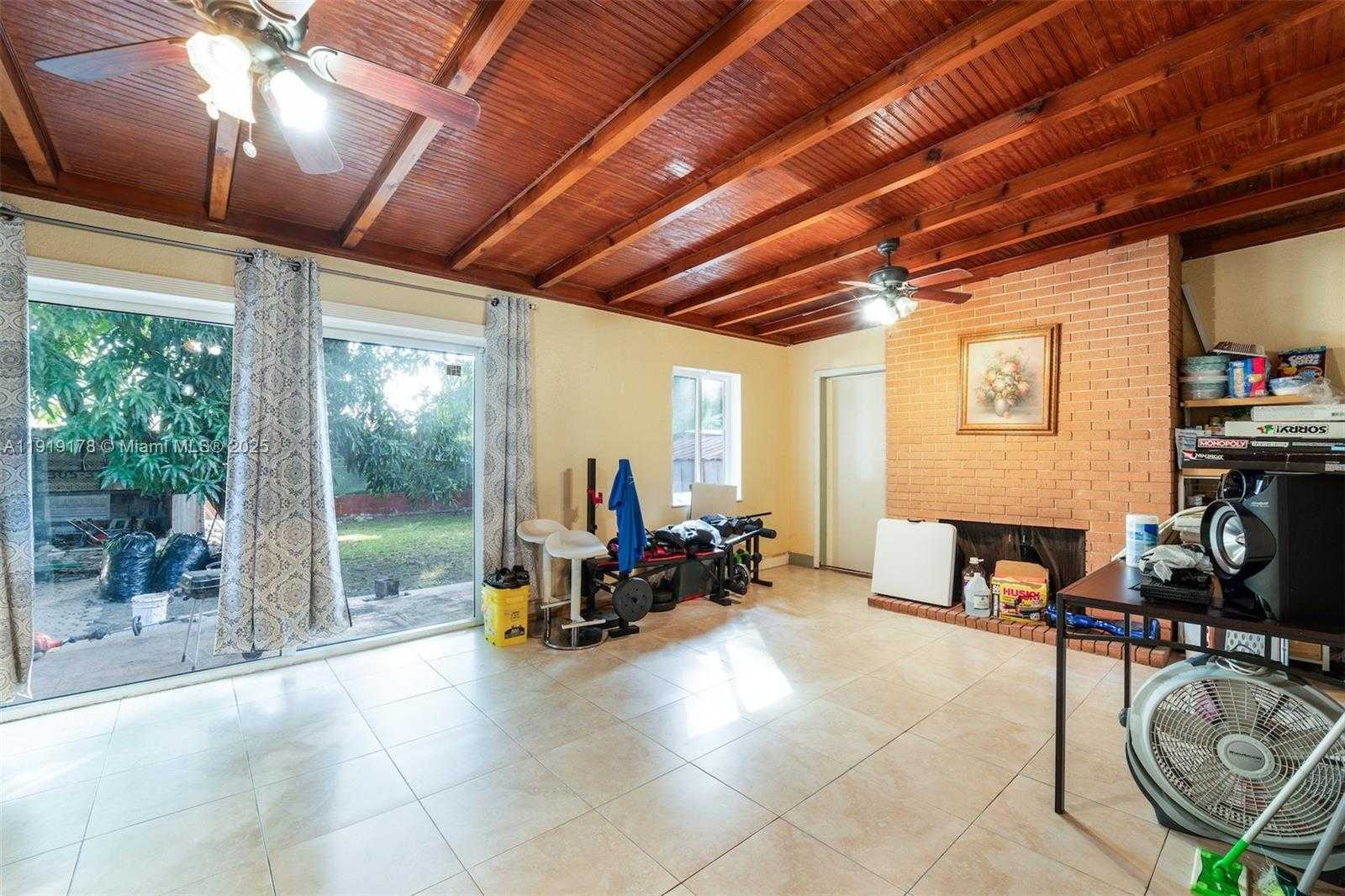 Small Image of 2840 NORTH WEST 4TH ST, Miami Number 8