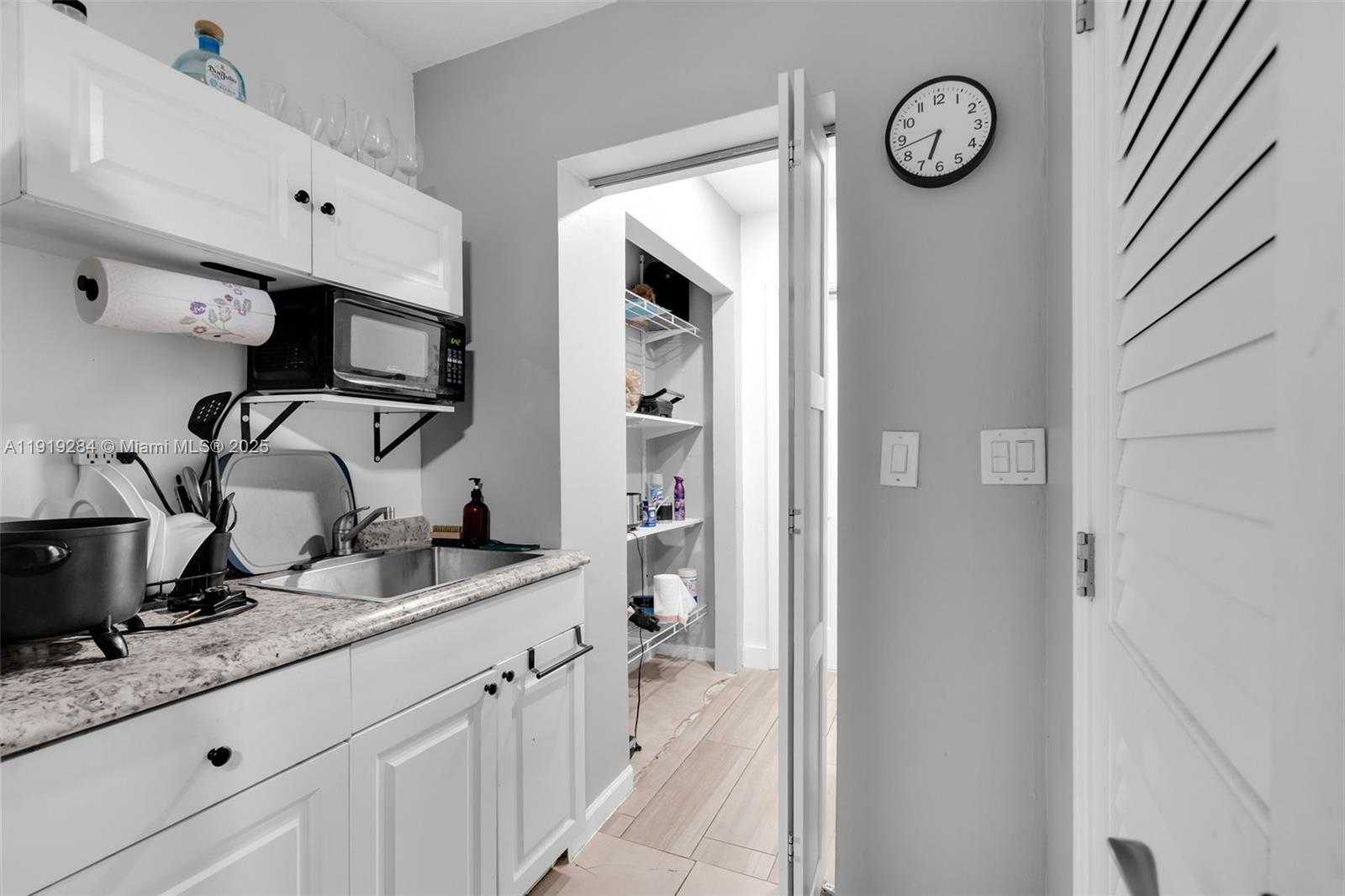 Small Image of 5530 SOUTH WEST 96TH AVE, Miami Number 10