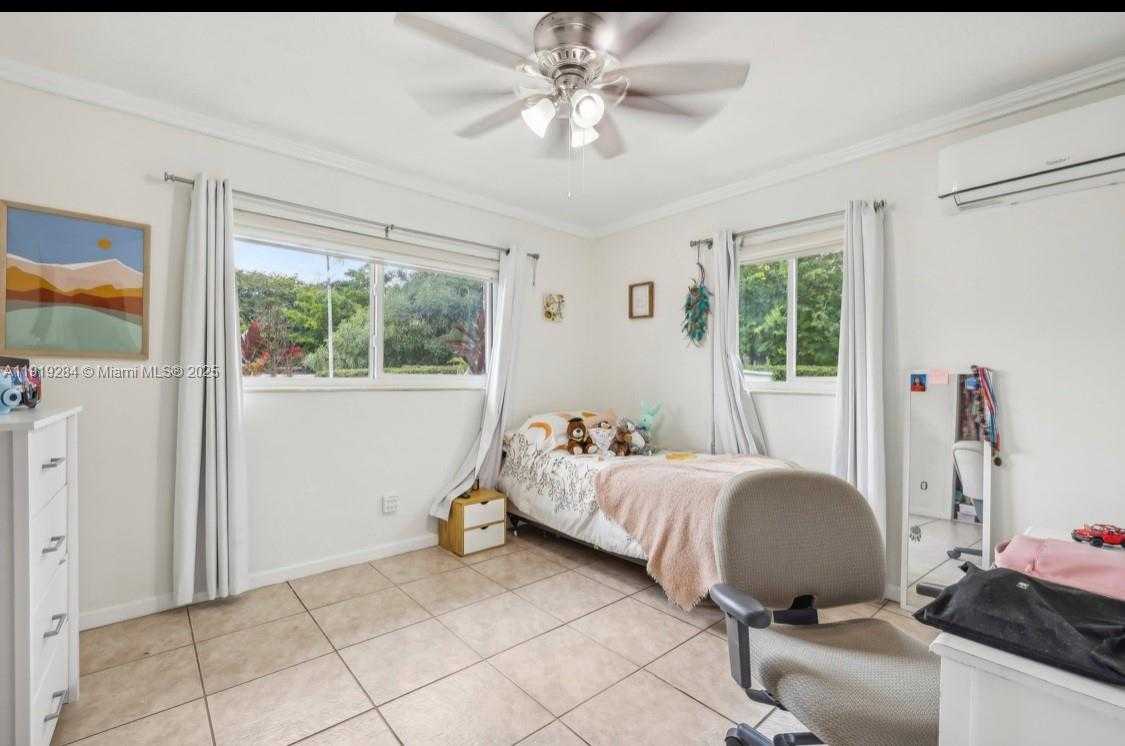 Small Image of 5530 SOUTH WEST 96TH AVE, Miami Number 11