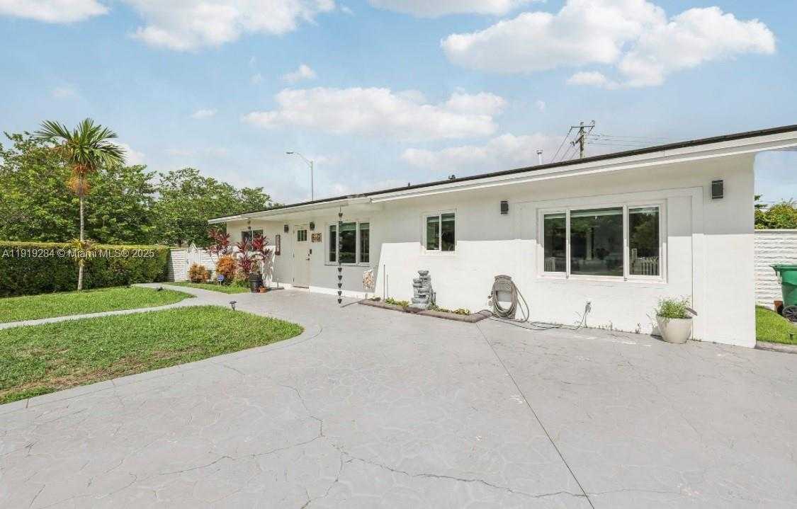 Small Image of 5530 SOUTH WEST 96TH AVE, Miami Number 3