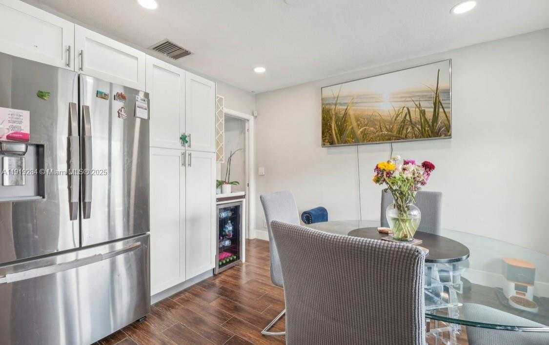 Small Image of 5530 SOUTH WEST 96TH AVE, Miami Number 7