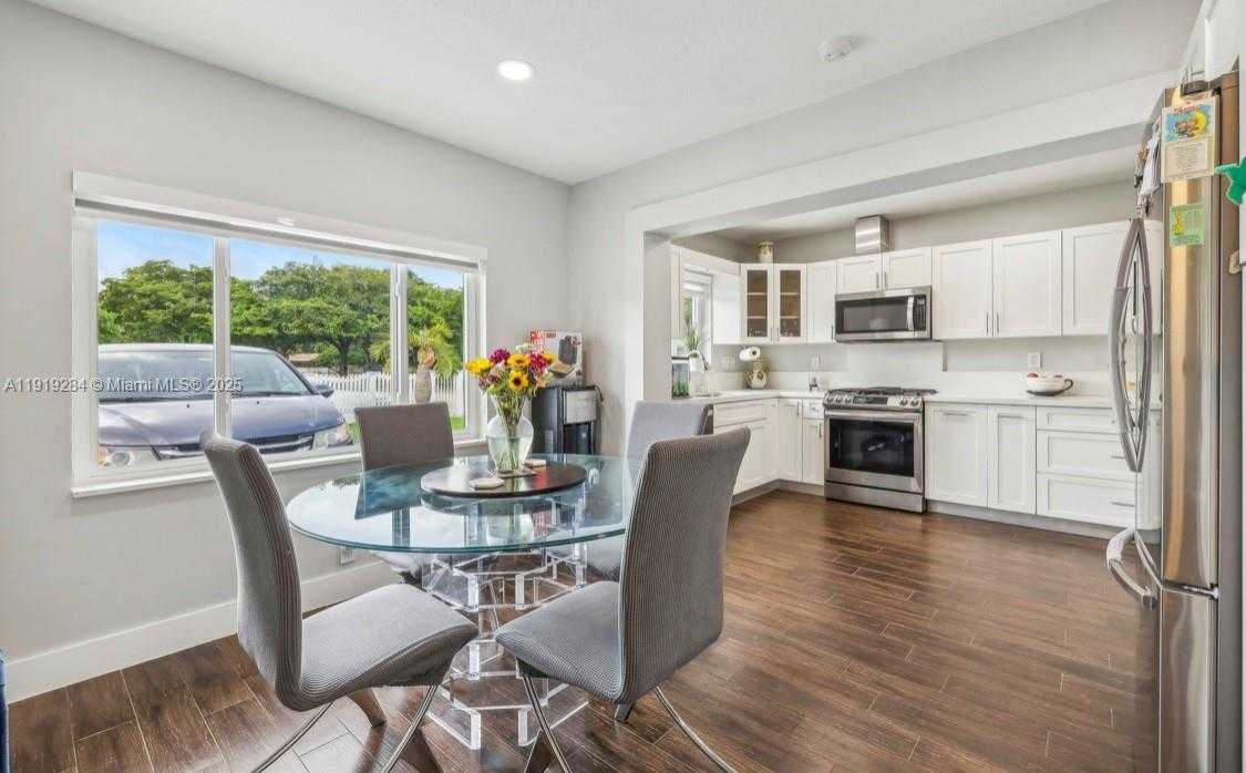 Small Image of 5530 SOUTH WEST 96TH AVE, Miami Number 8