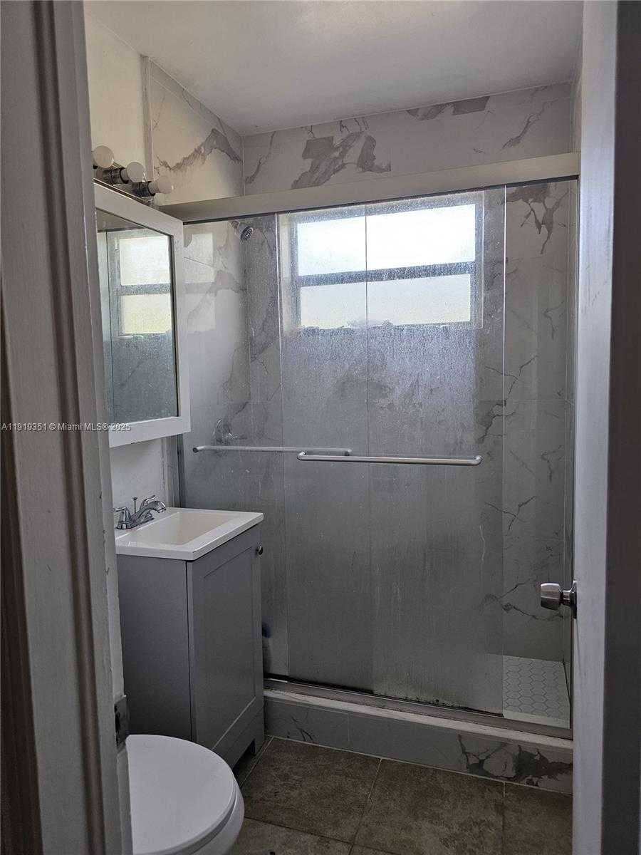 Small Image of 567 TALLULAH RD, Palm Beach Number 10