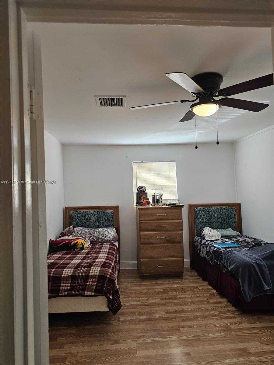 Small Image of 567 TALLULAH RD, Palm Beach Number 17