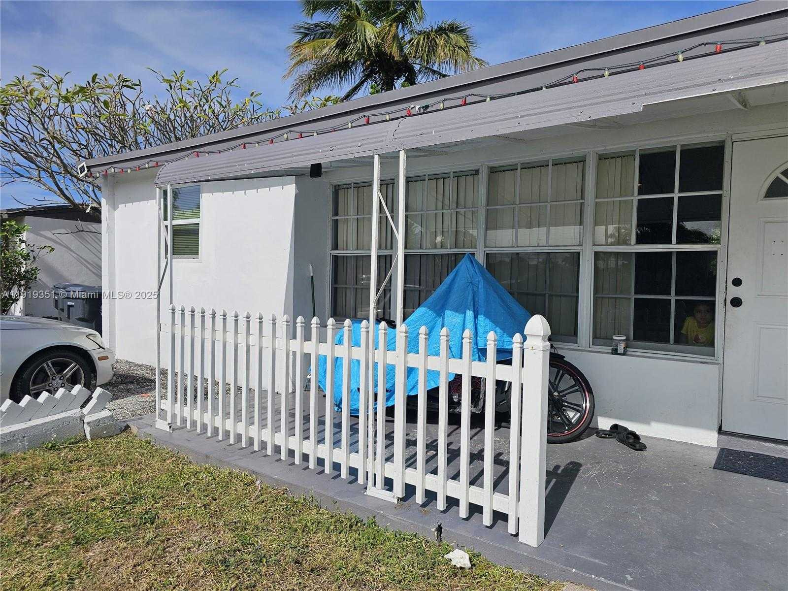 Small Image of 567 TALLULAH RD, Palm Beach Number 3