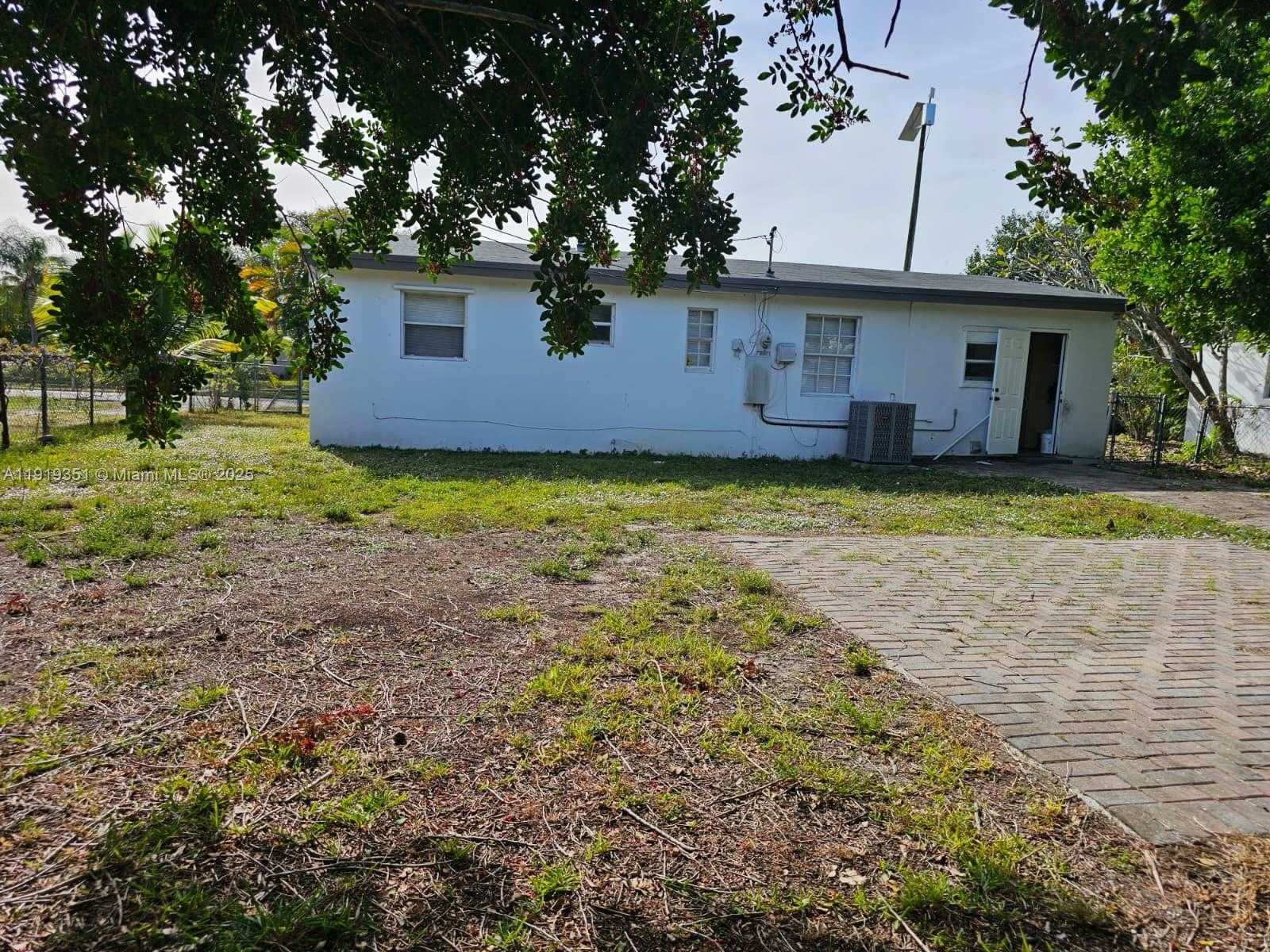 Small Image of 567 TALLULAH RD, Palm Beach Number 4