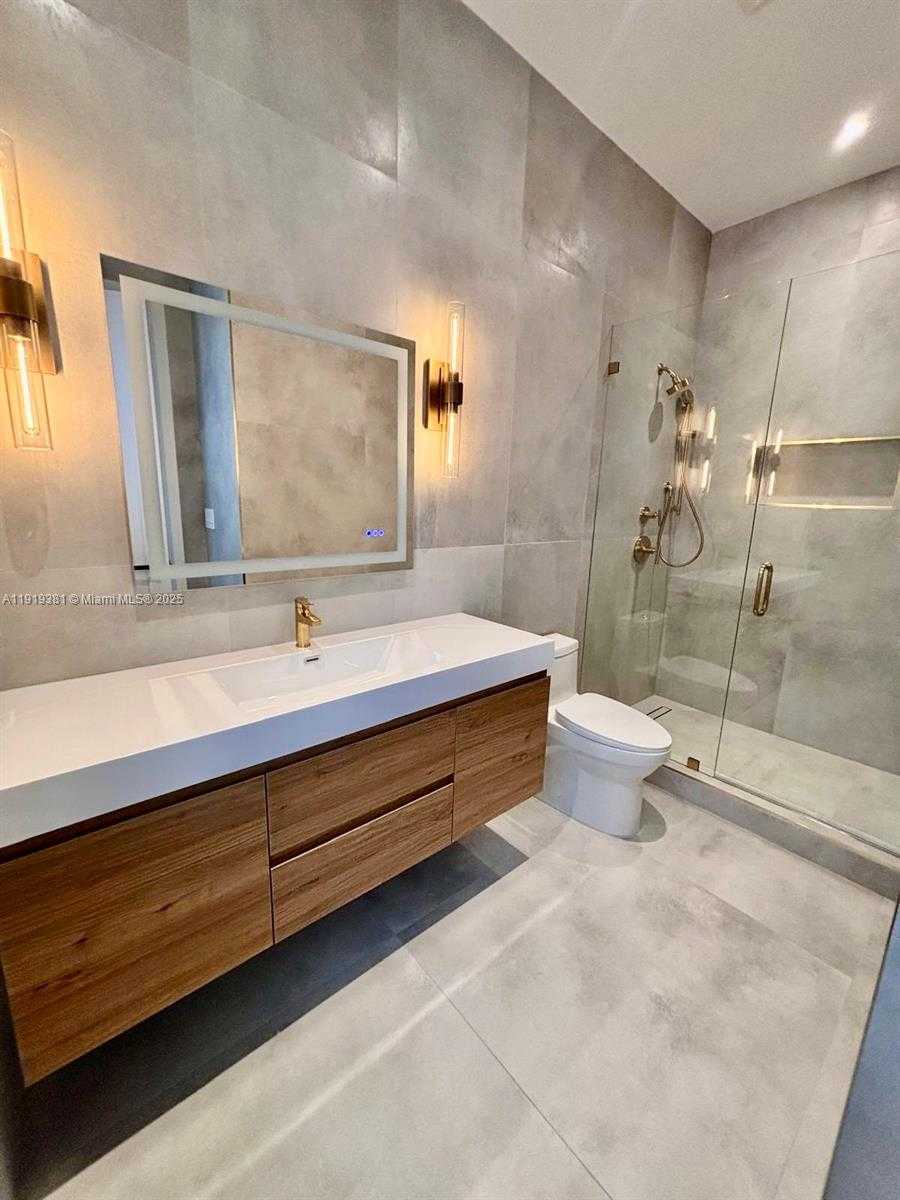 Small Image of 1409 SOUTH EAST 14TH CT, Deerfield Beach Number 12