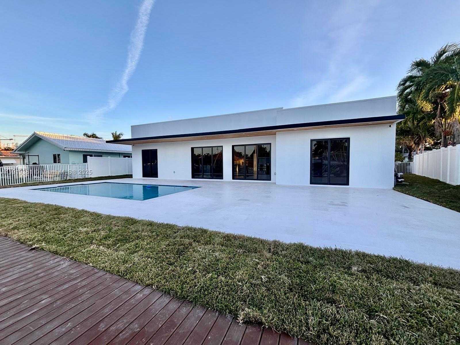 Small Image of 1409 SOUTH EAST 14TH CT, Deerfield Beach Number 15