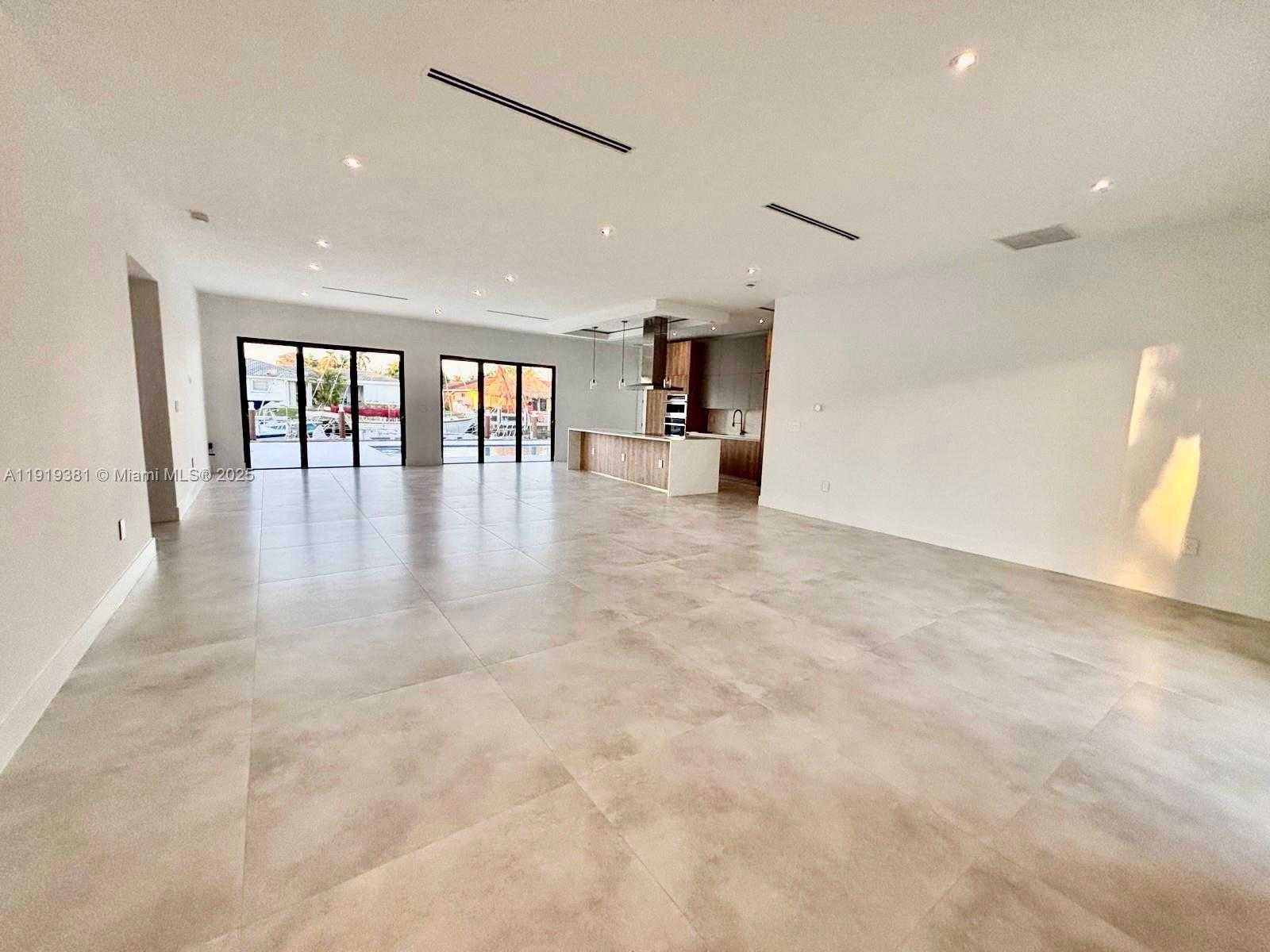 Small Image of 1409 SOUTH EAST 14TH CT, Deerfield Beach Number 5