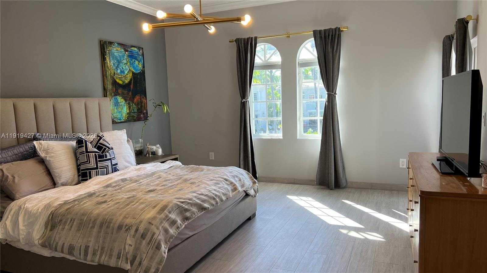 Small Image of 20740 NORTH EAST 32ND PL, Aventura Number 27