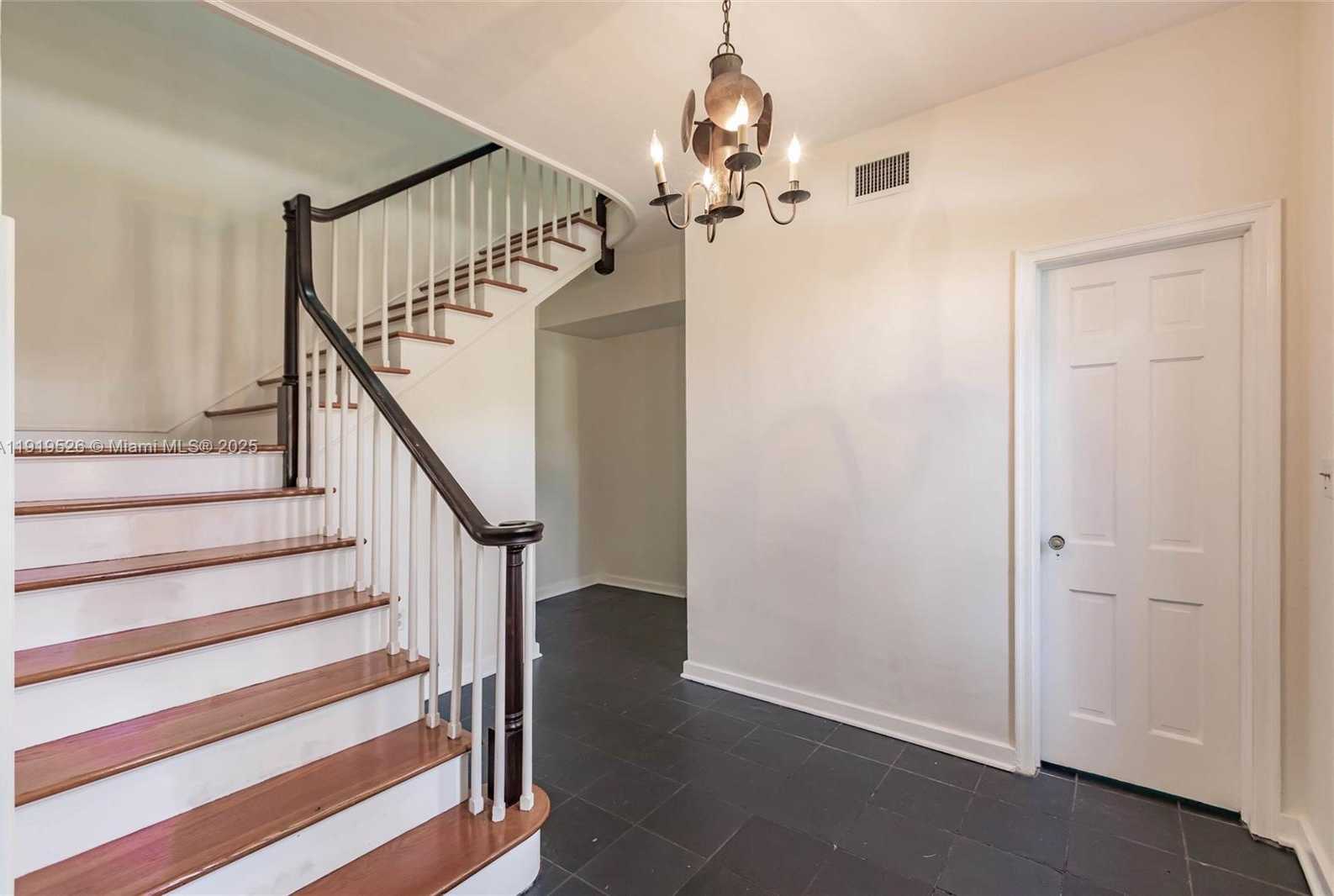 Small Image of 1234 NORTH EAST 96TH ST, Miami Shores Number 6