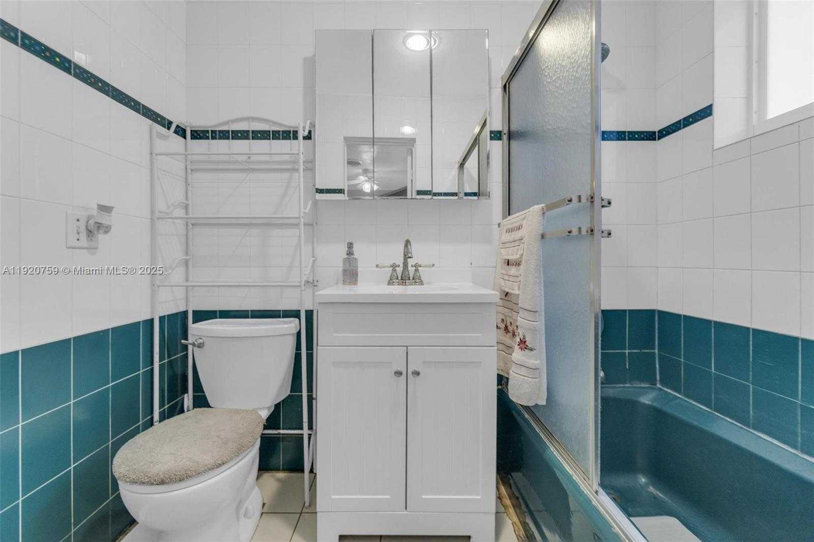 Small Image of 371 NORTH EAST 42ND CT, Oakland Park Number 15