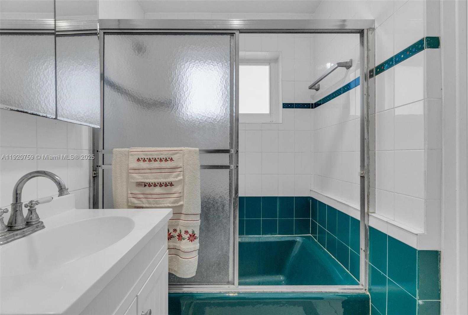 Small Image of 371 NORTH EAST 42ND CT, Oakland Park Number 16