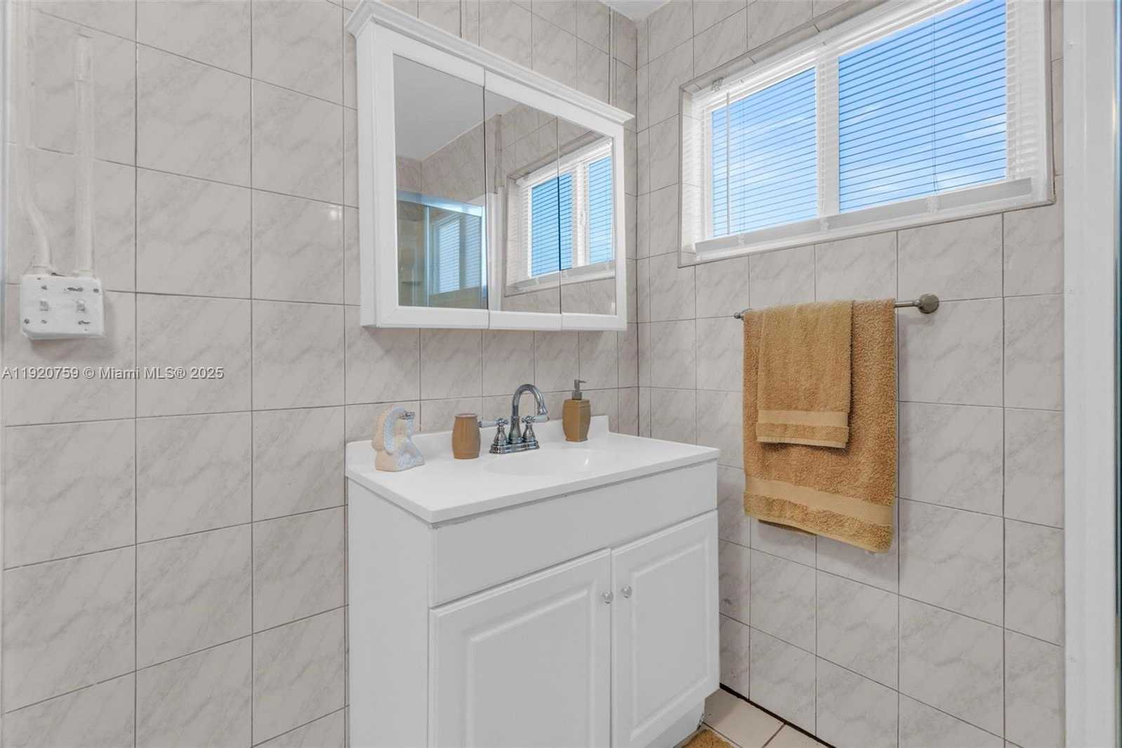 Small Image of 371 NORTH EAST 42ND CT, Oakland Park Number 21