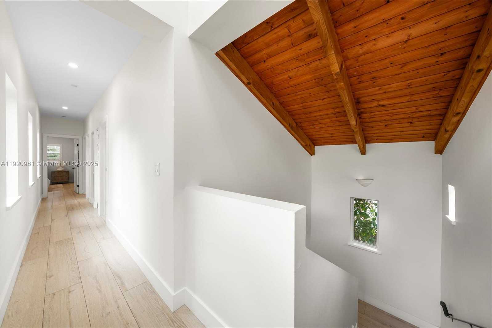 Small Image of 1516 CERTOSA AVE, Coral Gables Number 15