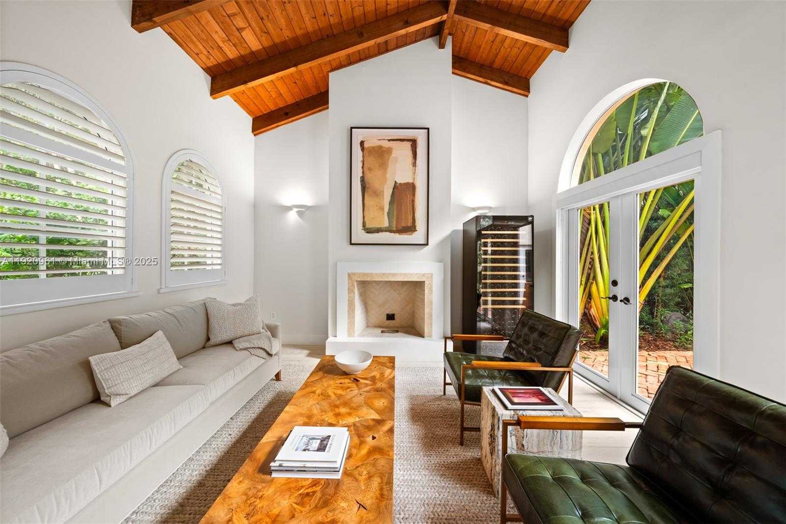 Small Image of 1516 CERTOSA AVE, Coral Gables Number 2