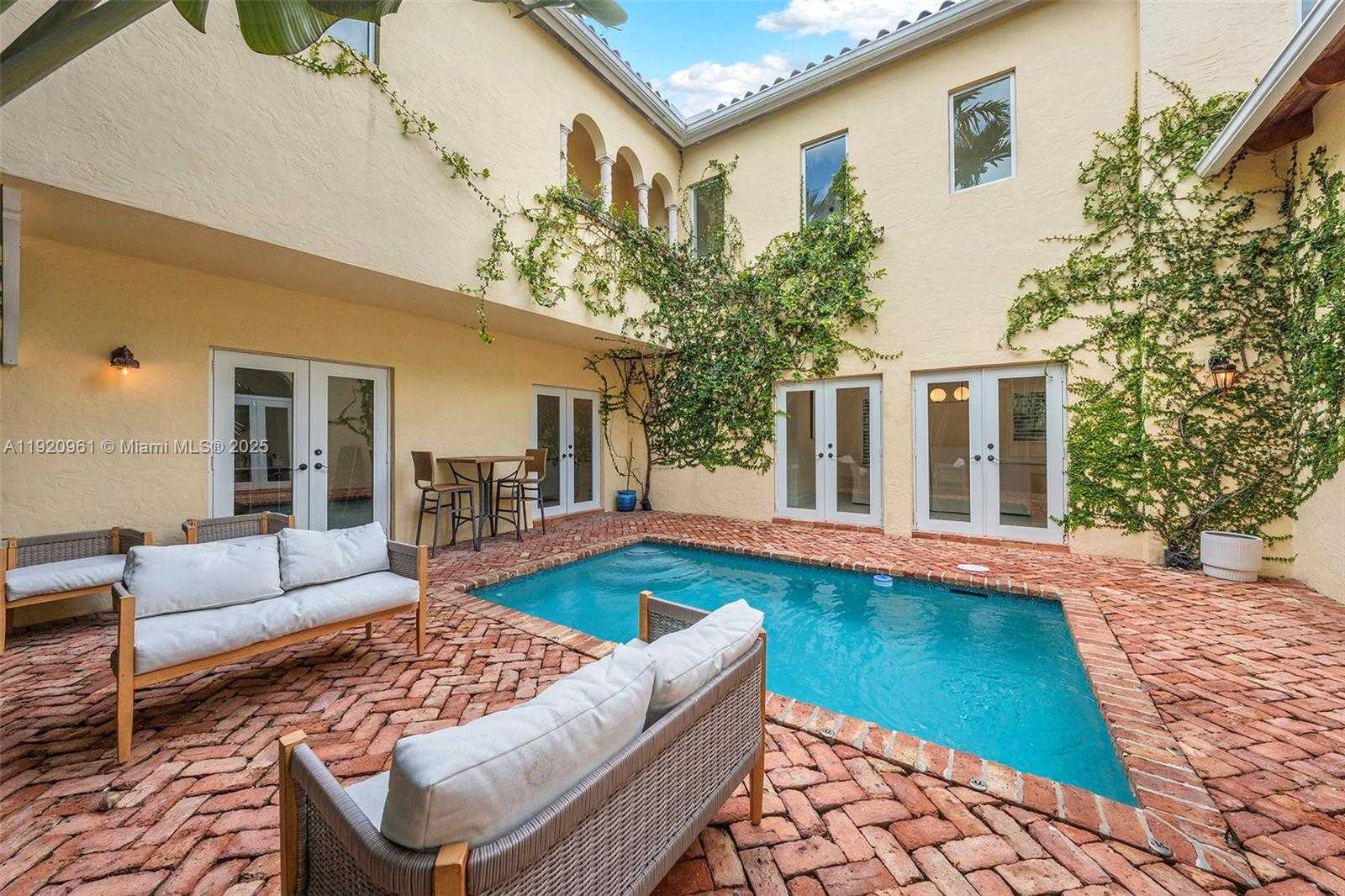 Small Image of 1516 CERTOSA AVE, Coral Gables Number 28