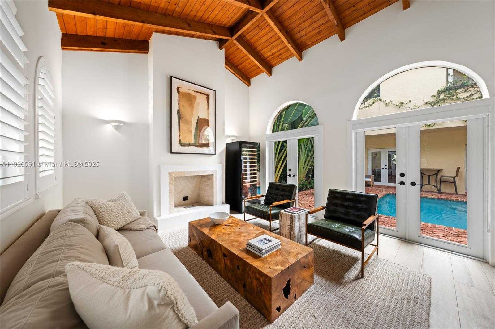 Small Image of 1516 CERTOSA AVE, Coral Gables Number 3