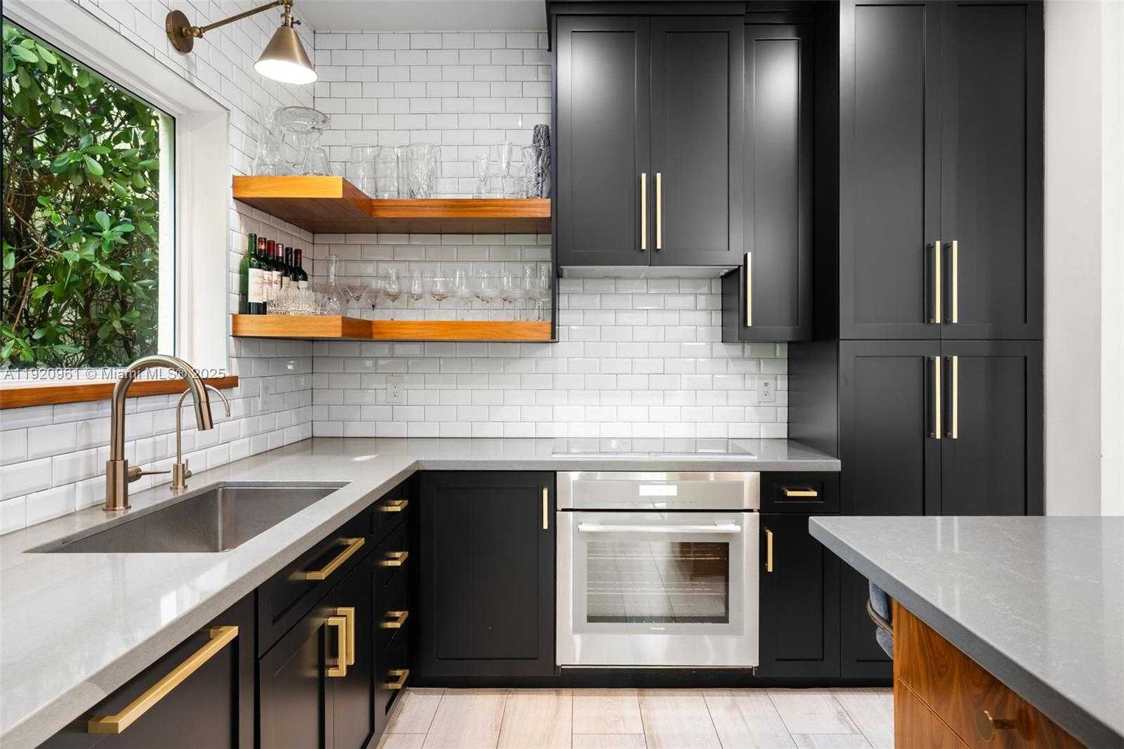 Small Image of 1516 CERTOSA AVE, Coral Gables Number 7