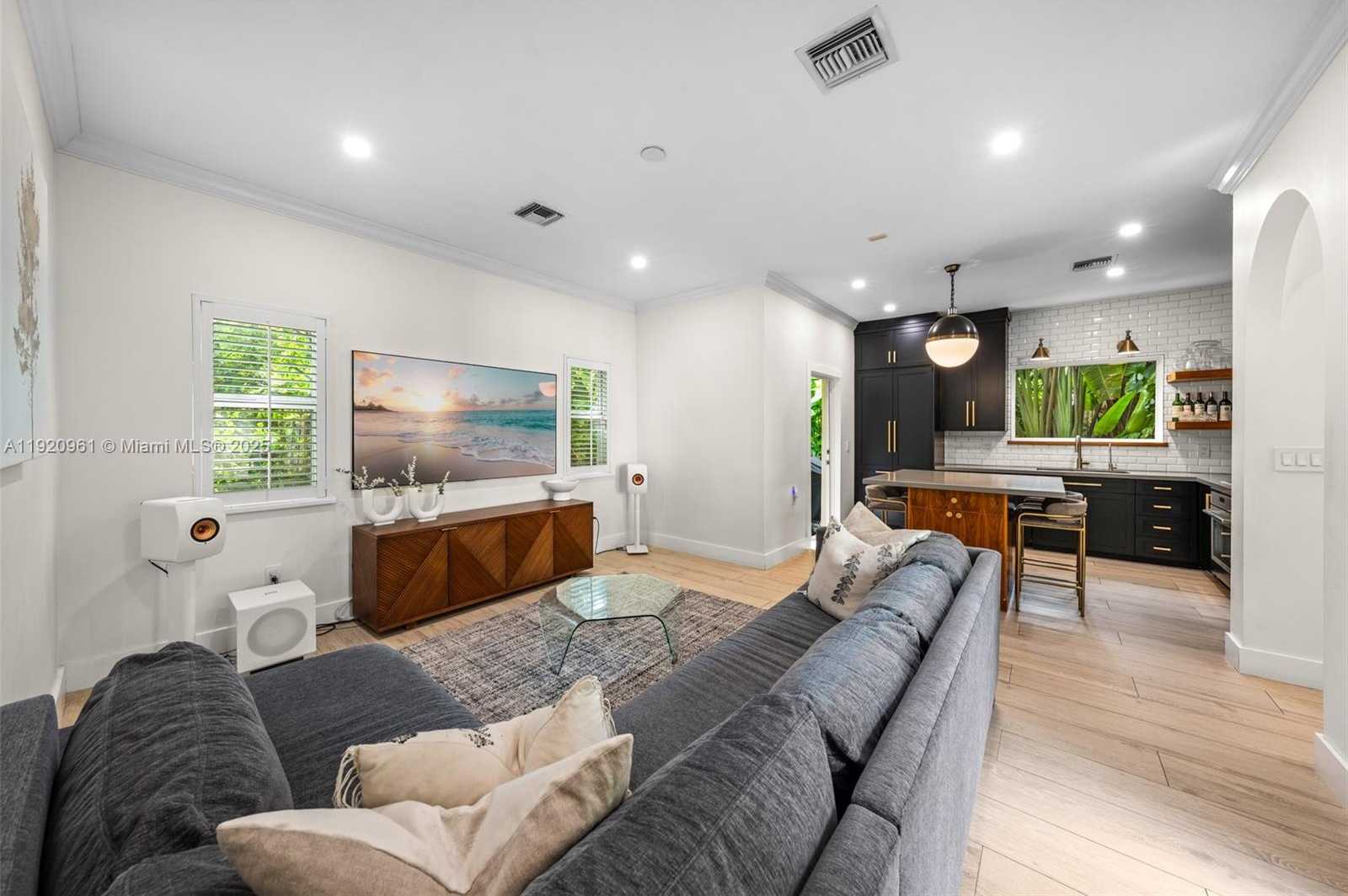 Small Image of 1516 CERTOSA AVE, Coral Gables Number 9