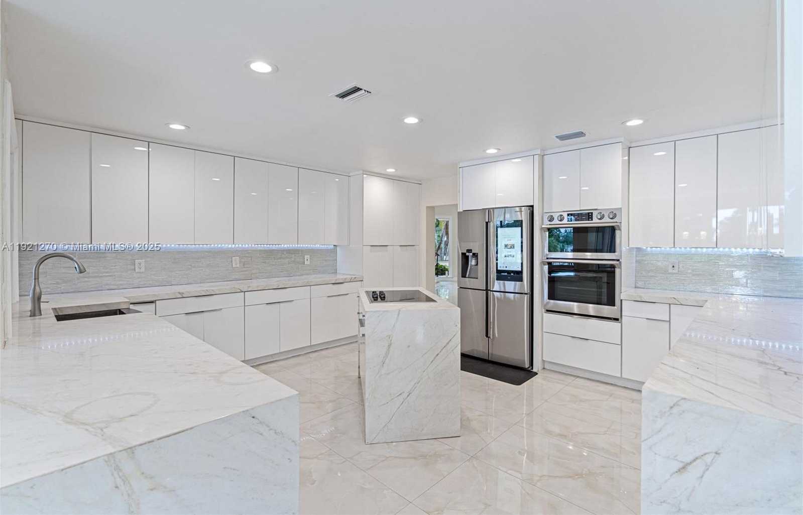 Small Image of 7225 GLENEAGLE DR, Miami Lakes Number 20