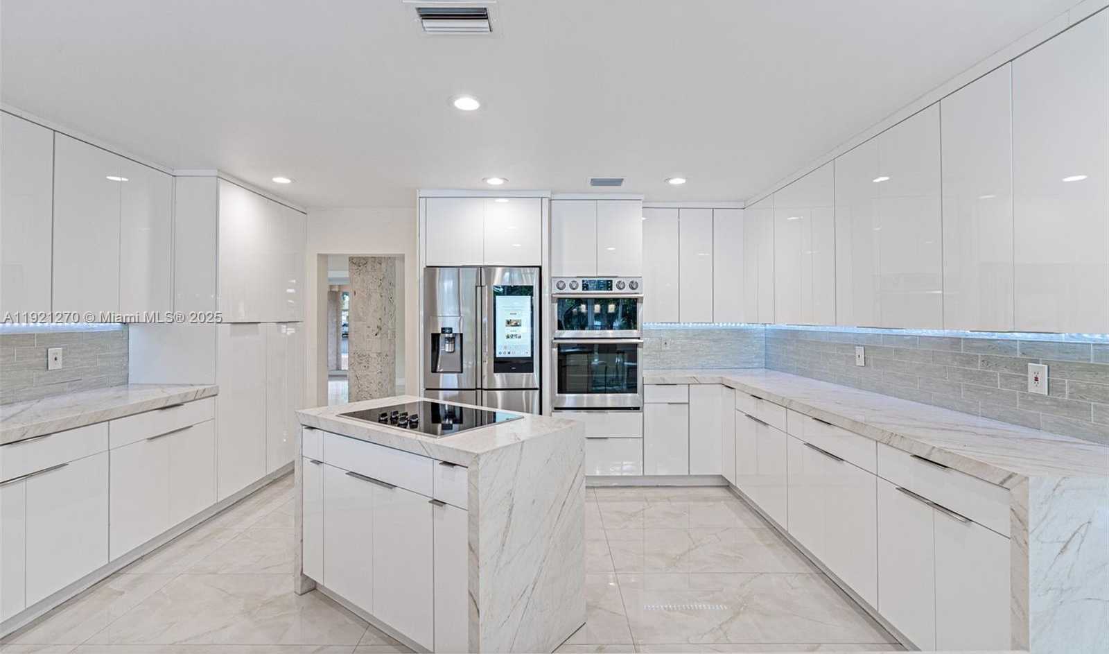 Small Image of 7225 GLENEAGLE DR, Miami Lakes Number 21