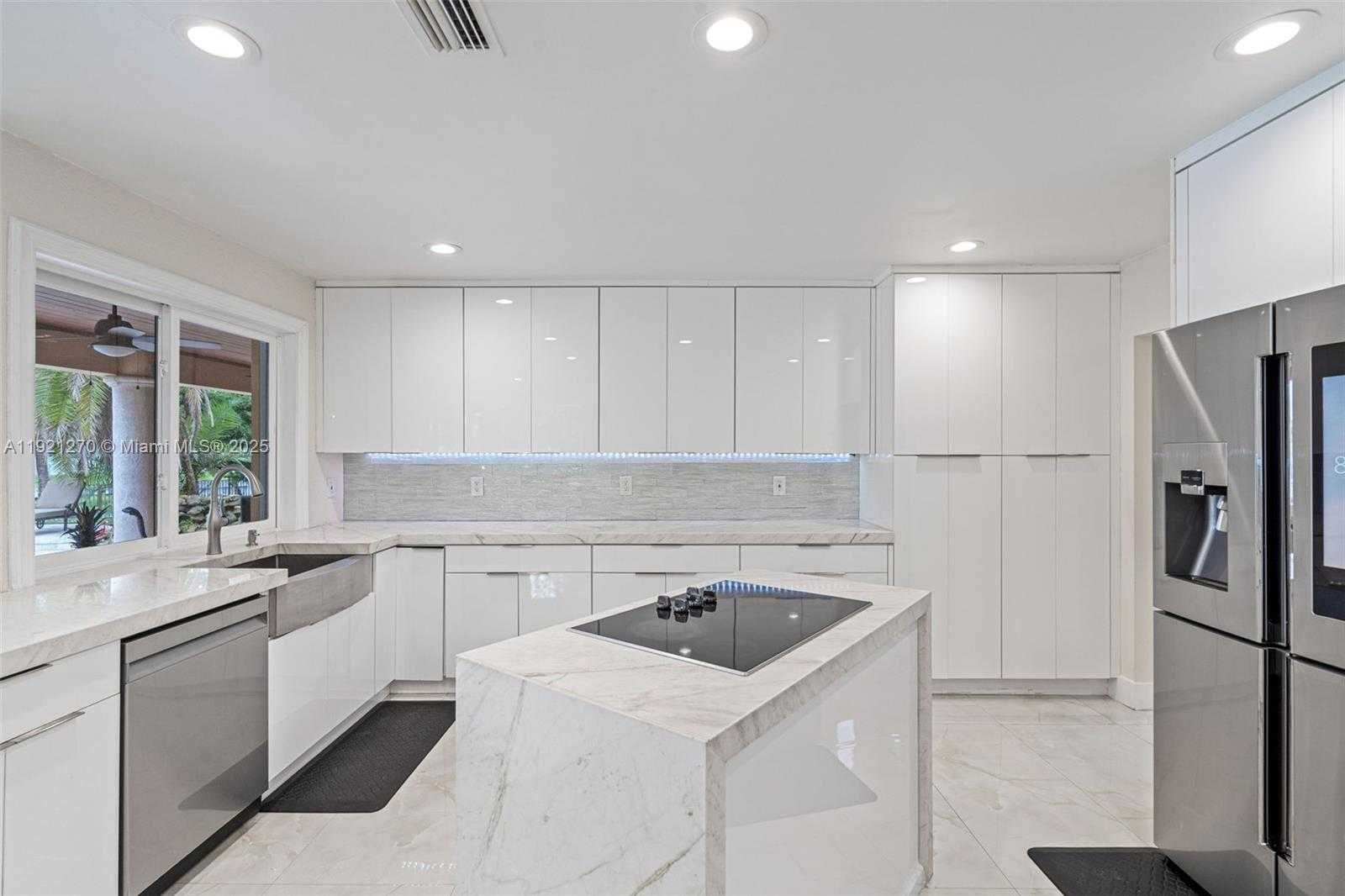 Small Image of 7225 GLENEAGLE DR, Miami Lakes Number 22