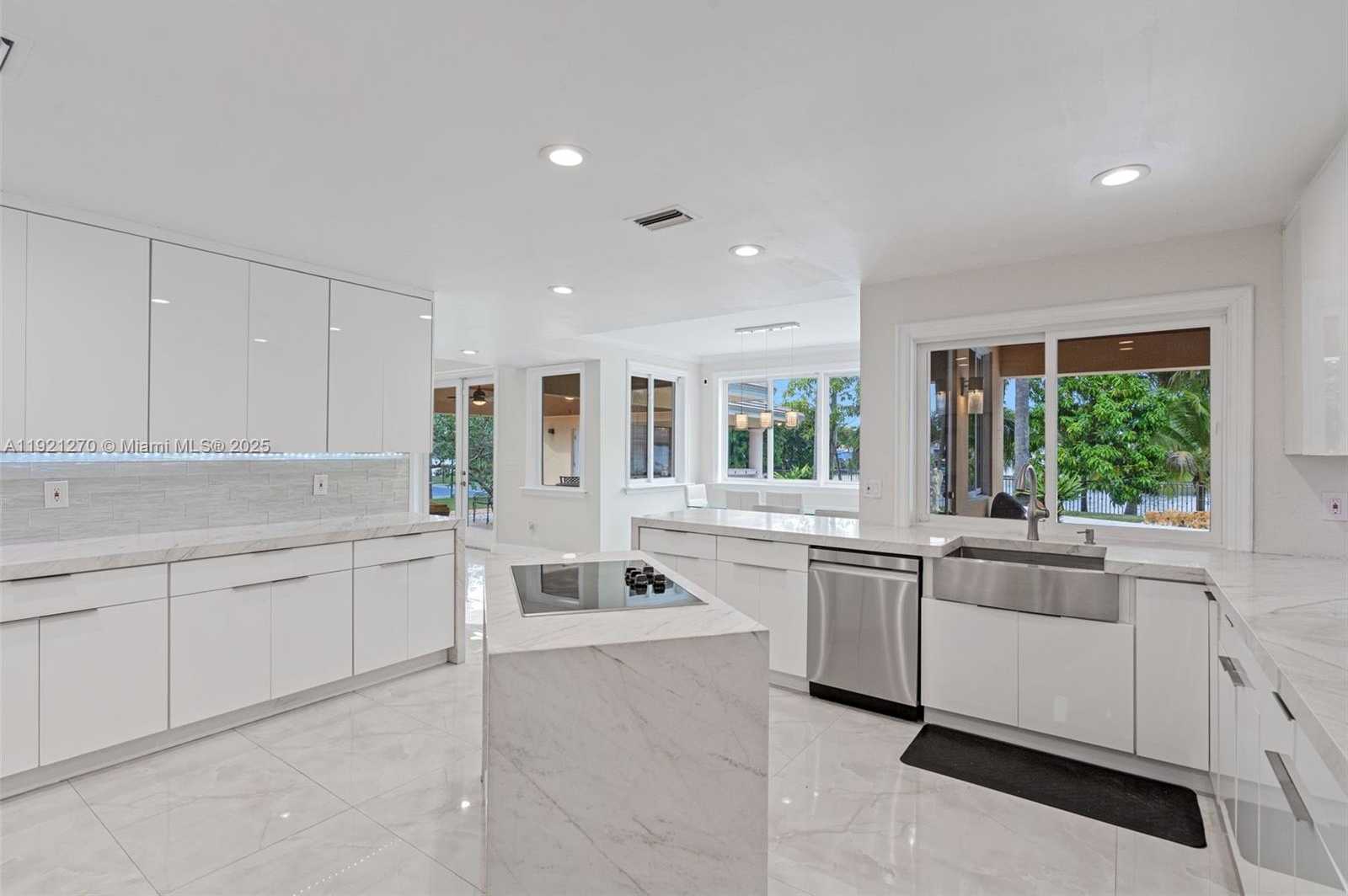 Small Image of 7225 GLENEAGLE DR, Miami Lakes Number 23