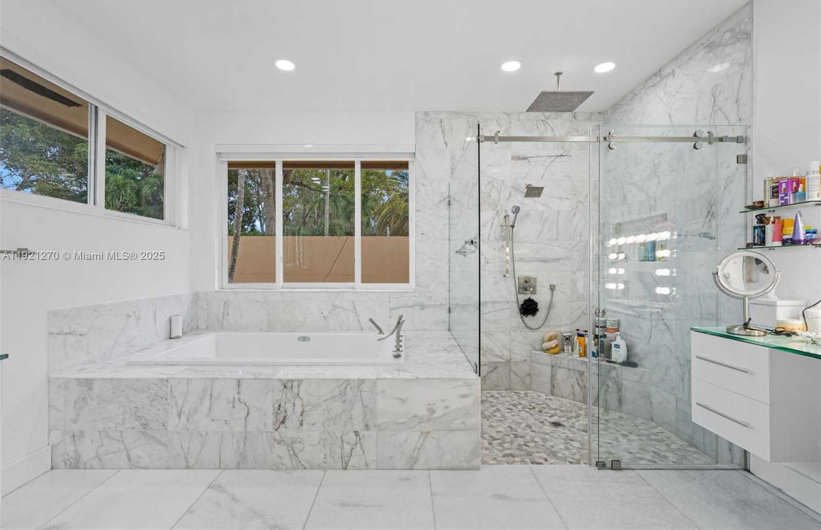 Small Image of 7225 GLENEAGLE DR, Miami Lakes Number 31