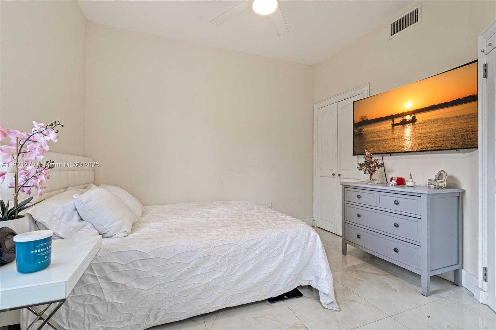 Small Image of 7225 GLENEAGLE DR, Miami Lakes Number 37