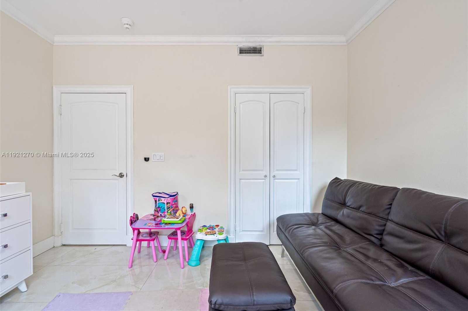 Small Image of 7225 GLENEAGLE DR, Miami Lakes Number 42