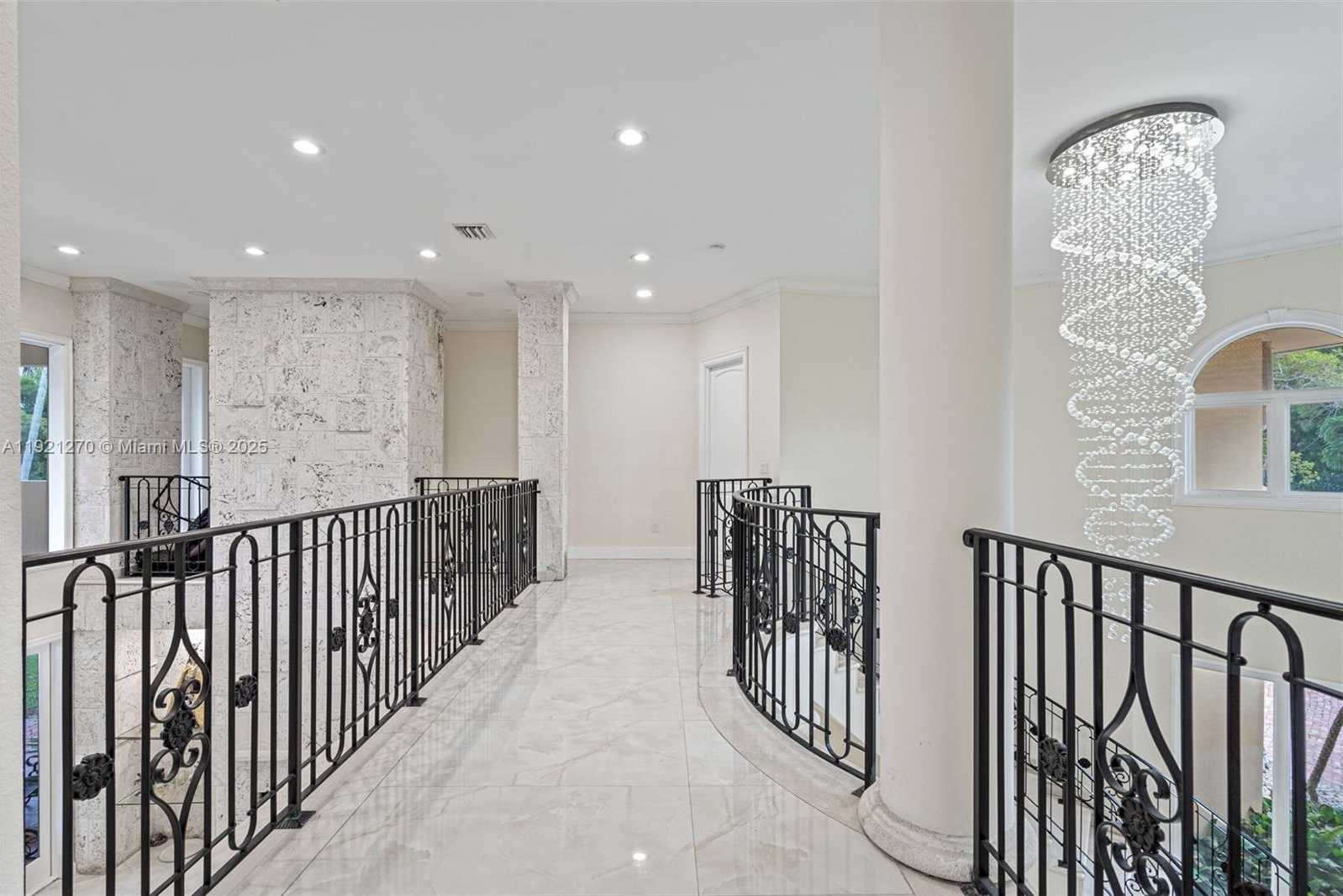 Small Image of 7225 GLENEAGLE DR, Miami Lakes Number 44