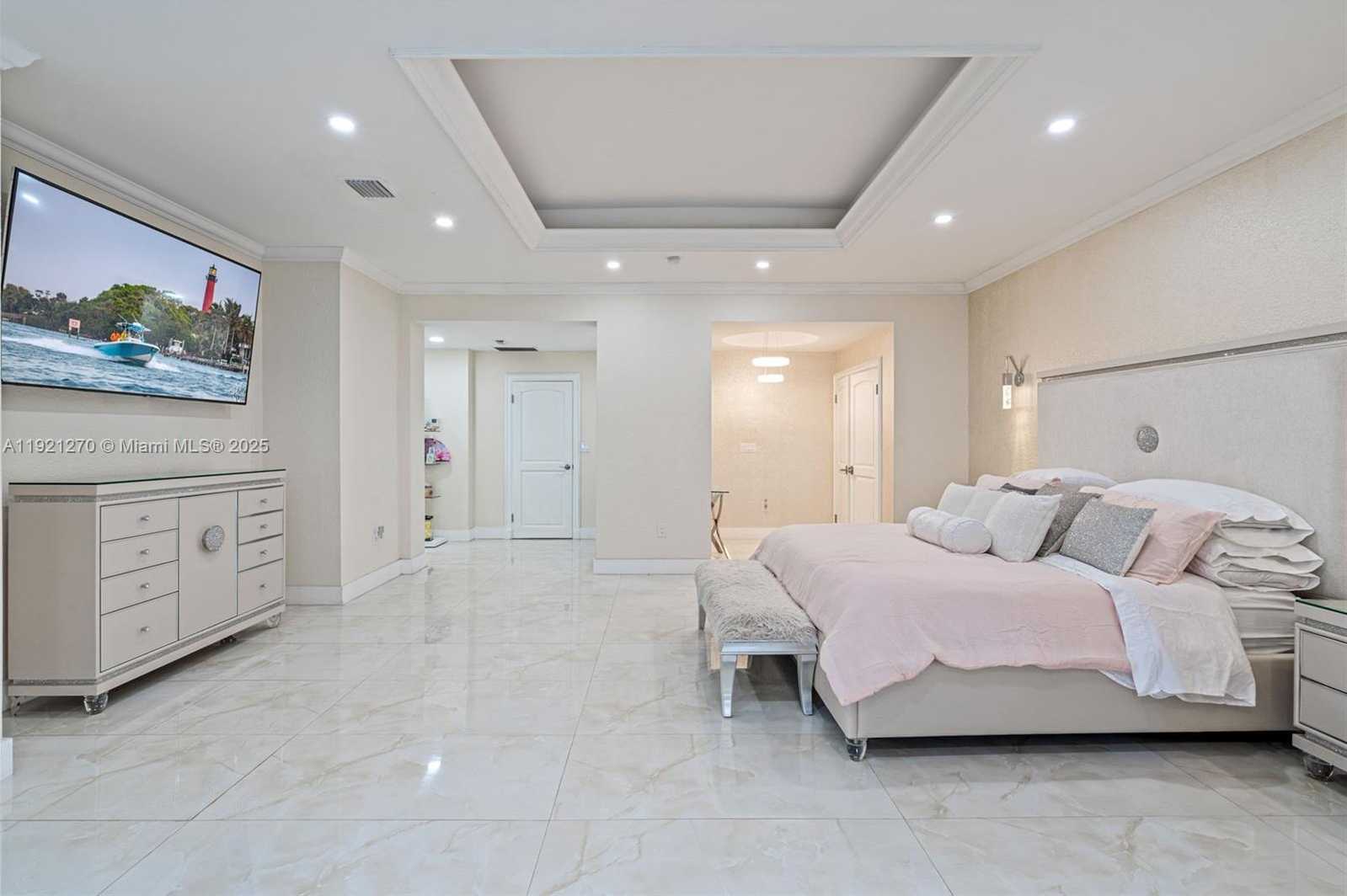 Small Image of 7225 GLENEAGLE DR, Miami Lakes Number 45