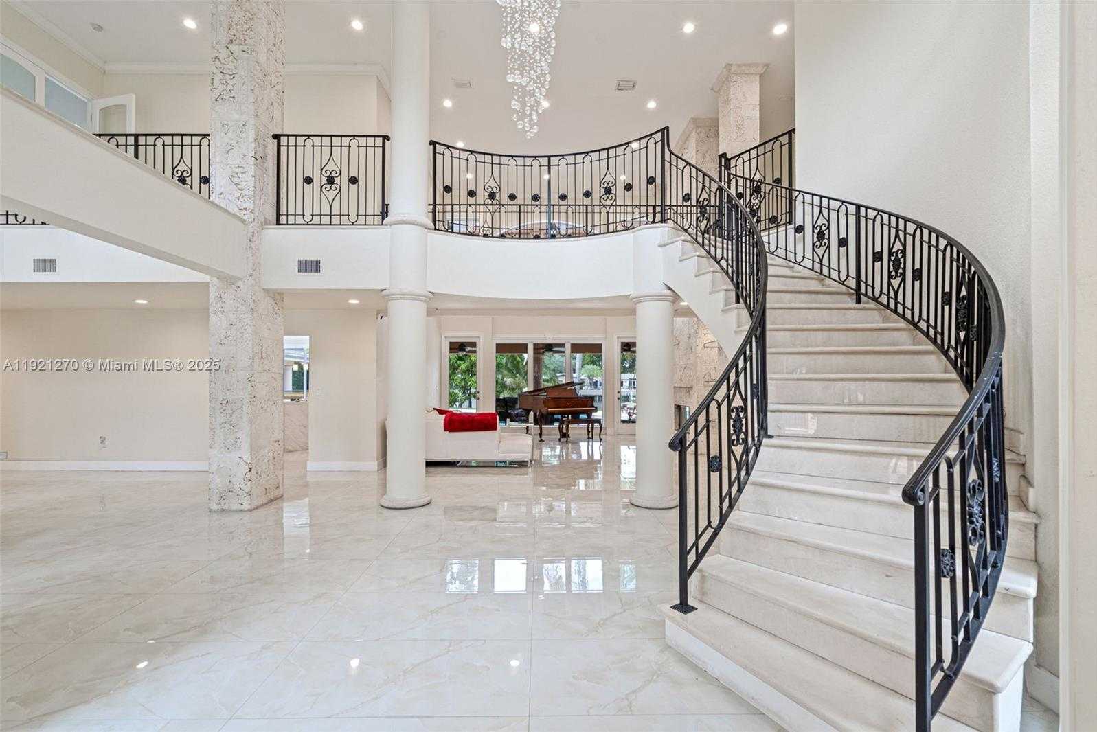 Small Image of 7225 GLENEAGLE DR, Miami Lakes Number 5