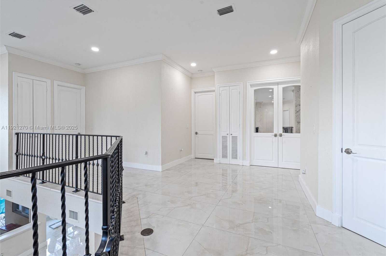 Small Image of 7225 GLENEAGLE DR, Miami Lakes Number 50
