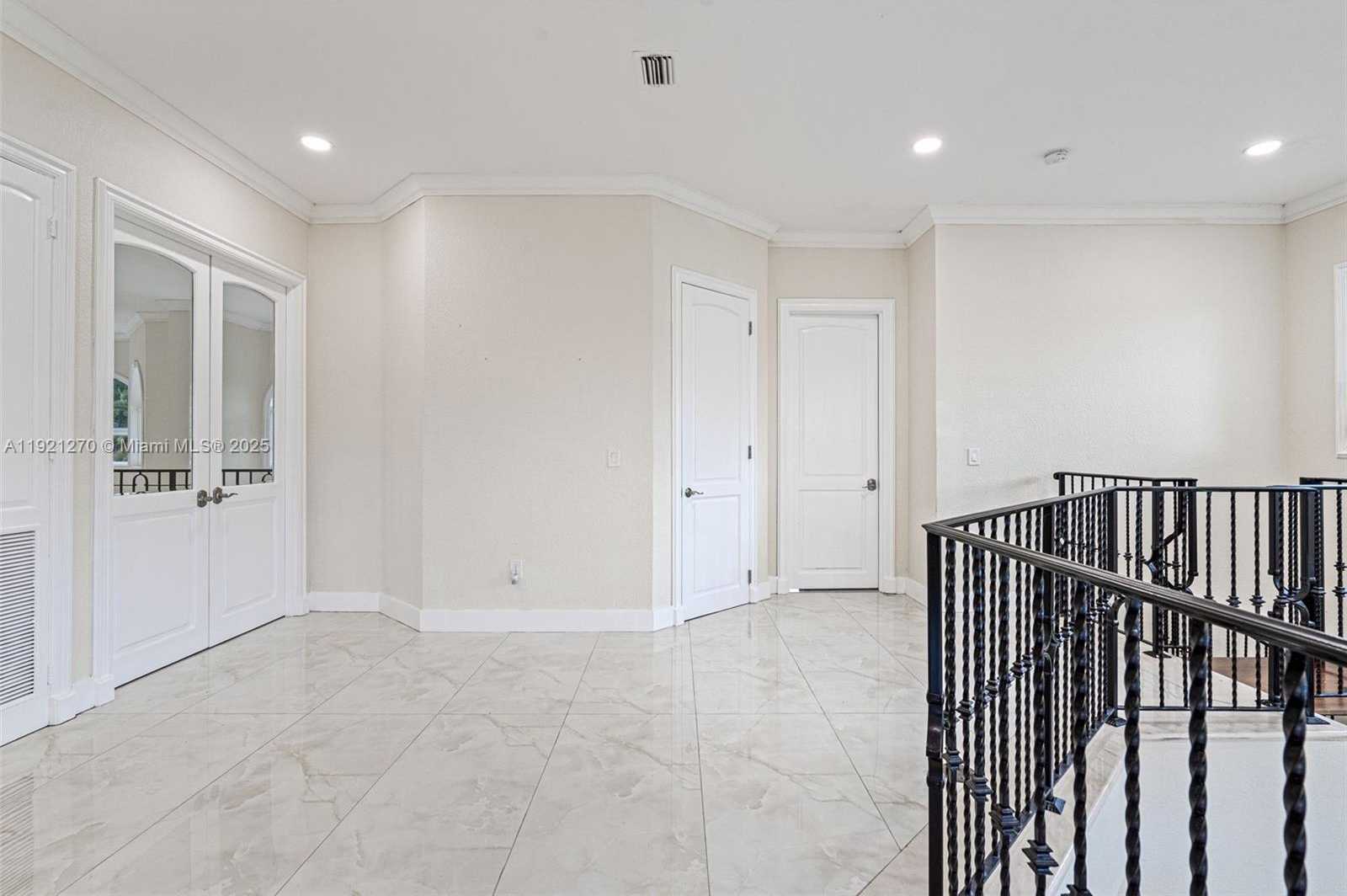 Small Image of 7225 GLENEAGLE DR, Miami Lakes Number 52