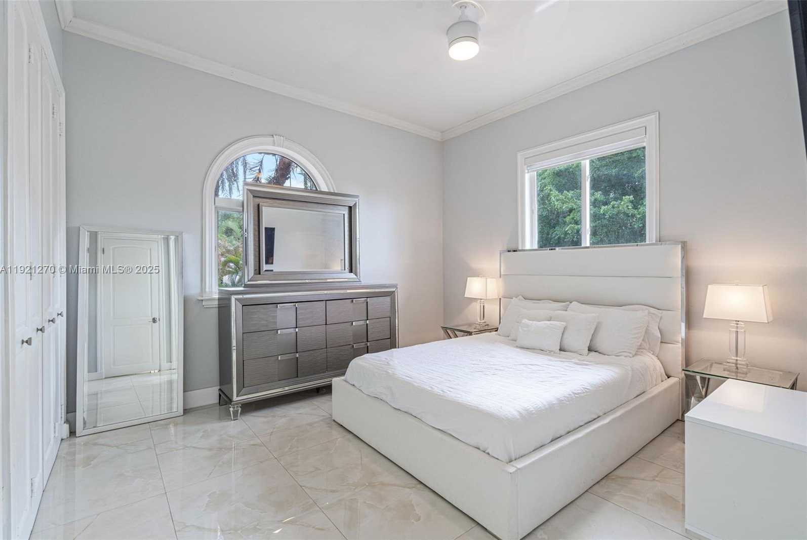 Small Image of 7225 GLENEAGLE DR, Miami Lakes Number 53