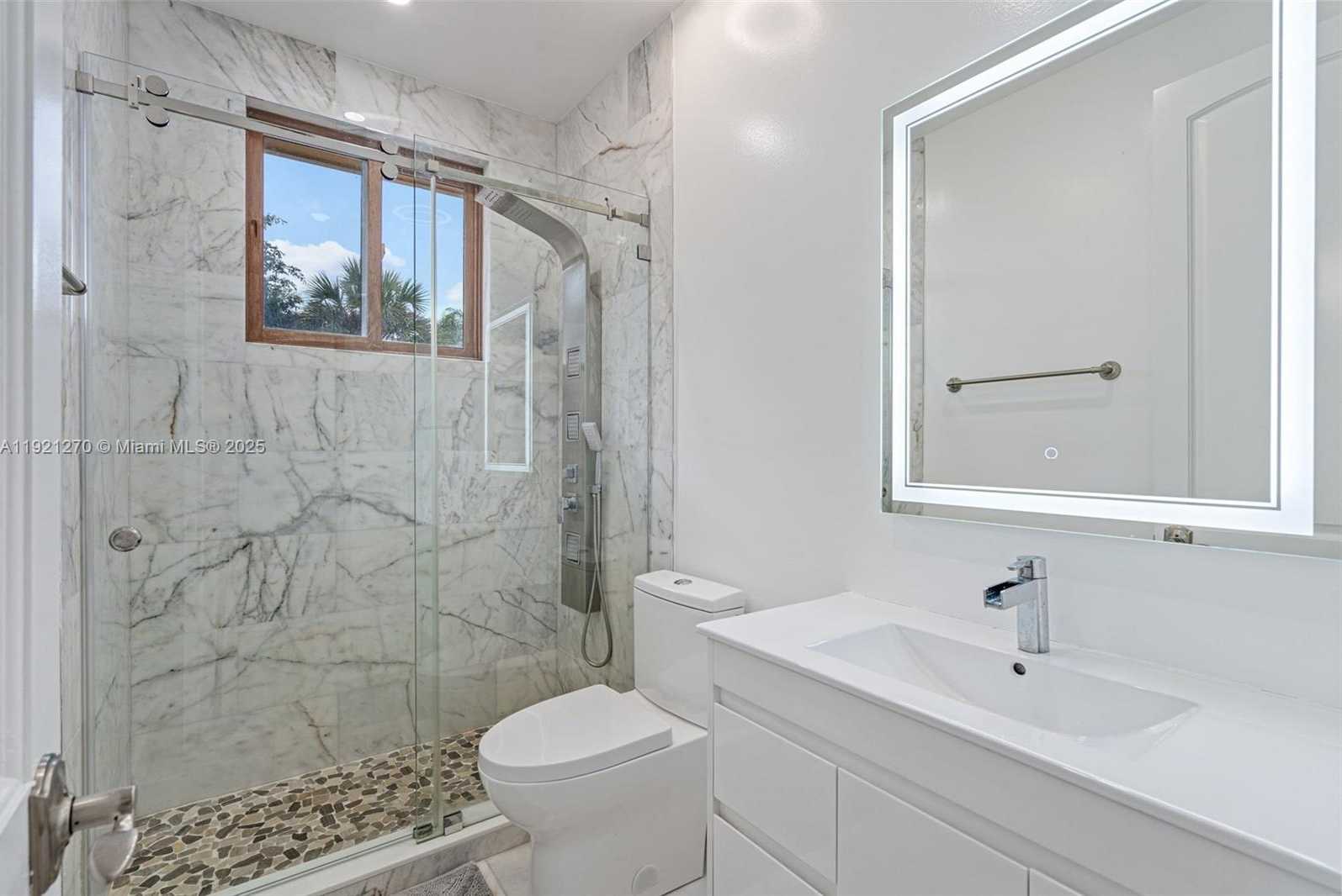 Small Image of 7225 GLENEAGLE DR, Miami Lakes Number 55