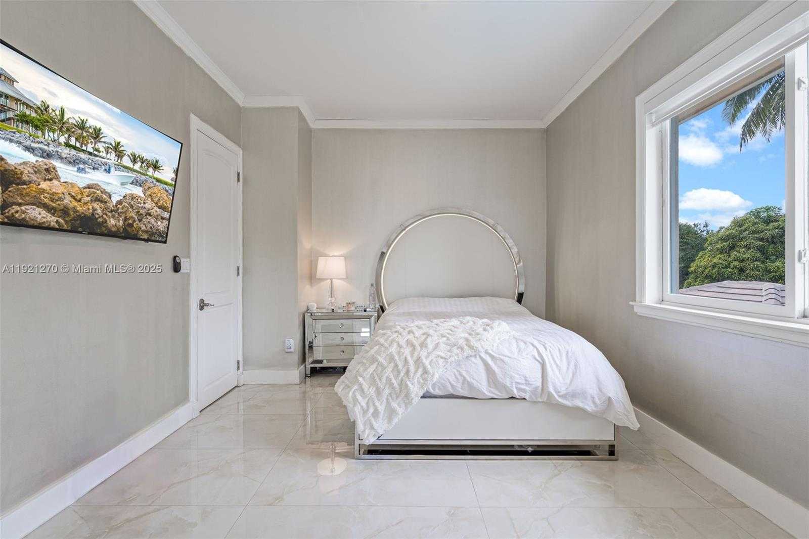 Small Image of 7225 GLENEAGLE DR, Miami Lakes Number 57