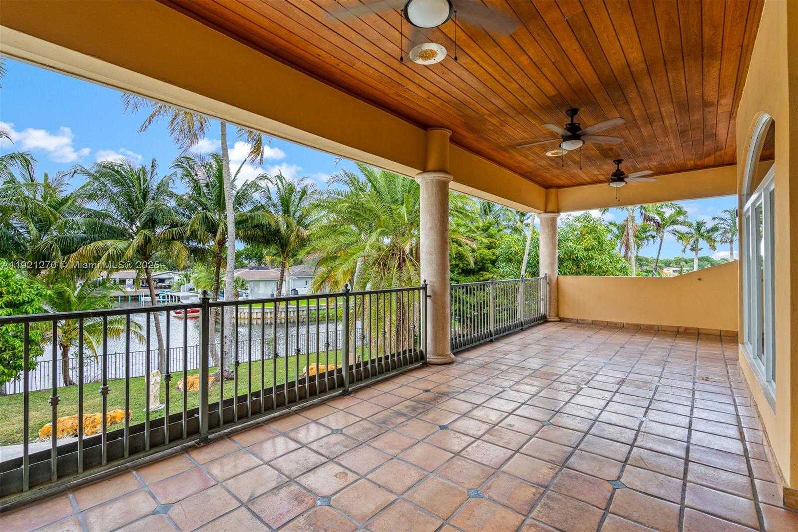 Small Image of 7225 GLENEAGLE DR, Miami Lakes Number 63