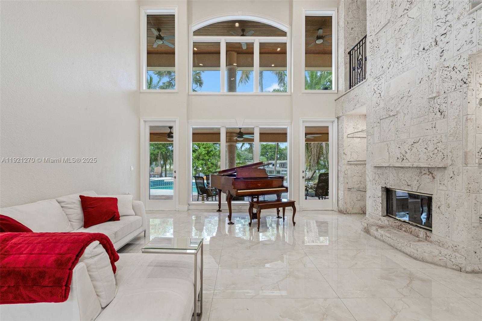 Small Image of 7225 GLENEAGLE DR, Miami Lakes Number 7