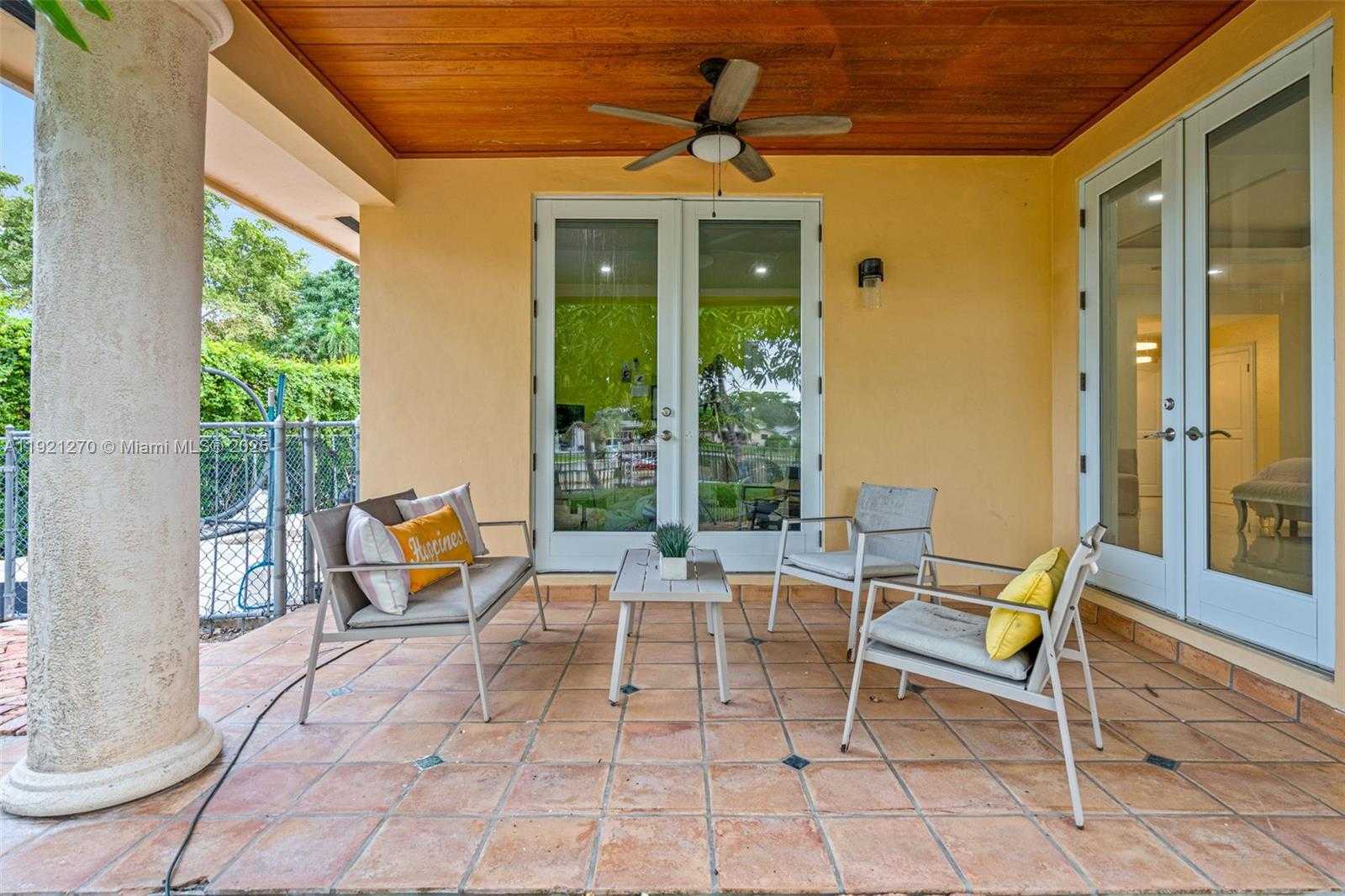 Small Image of 7225 GLENEAGLE DR, Miami Lakes Number 75