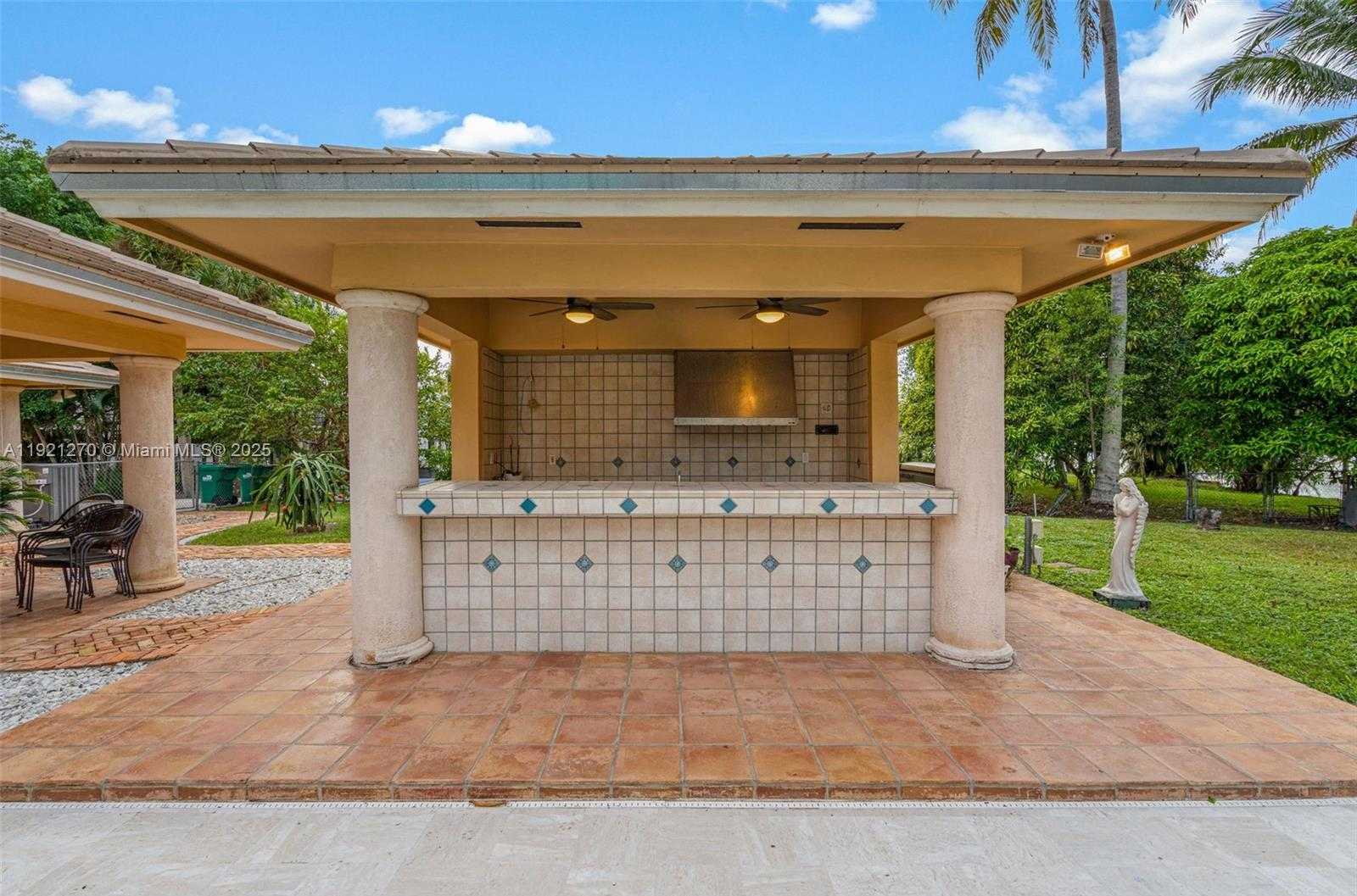 Small Image of 7225 GLENEAGLE DR, Miami Lakes Number 76