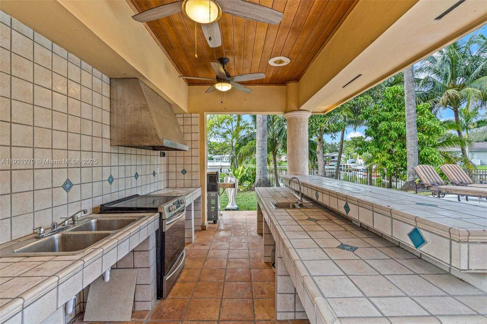 Small Image of 7225 GLENEAGLE DR, Miami Lakes Number 77