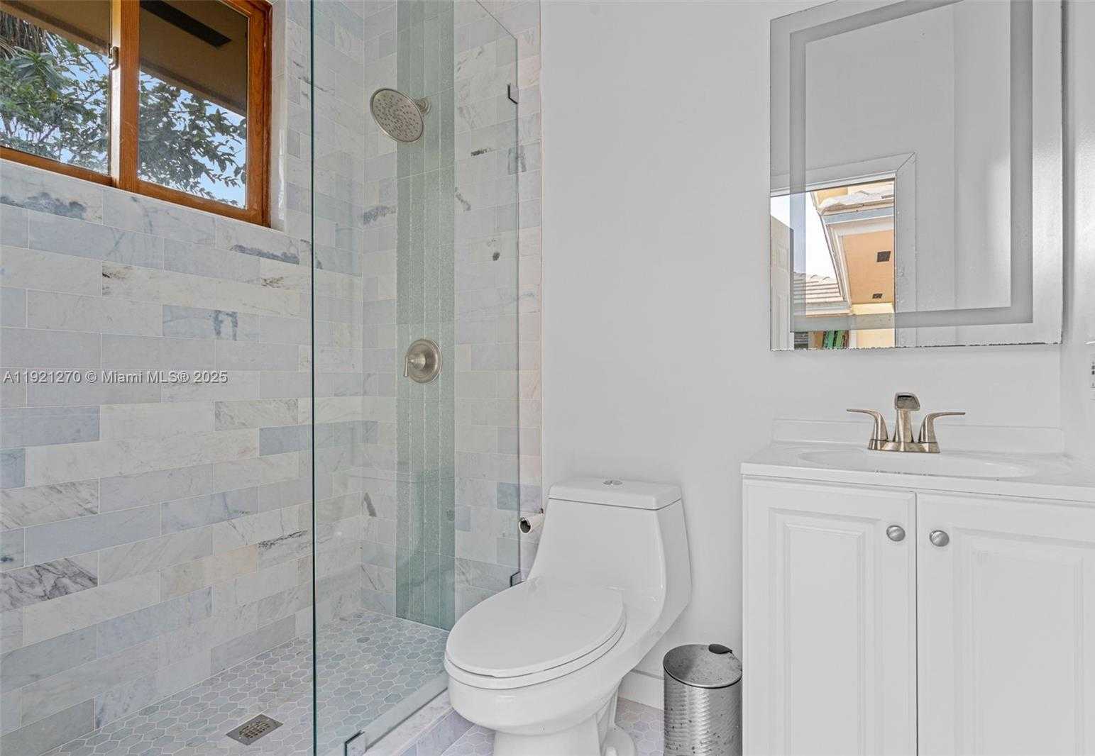 Small Image of 7225 GLENEAGLE DR, Miami Lakes Number 78