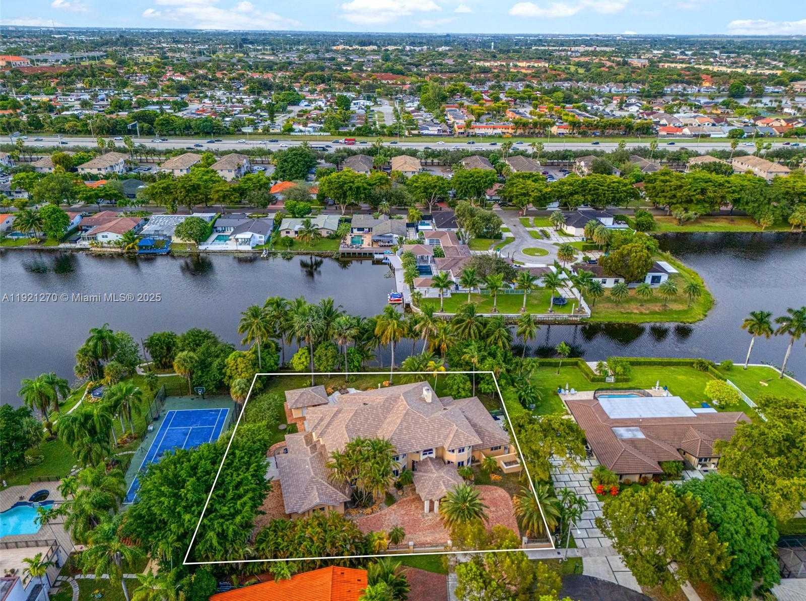 Small Image of 7225 GLENEAGLE DR, Miami Lakes Number 89