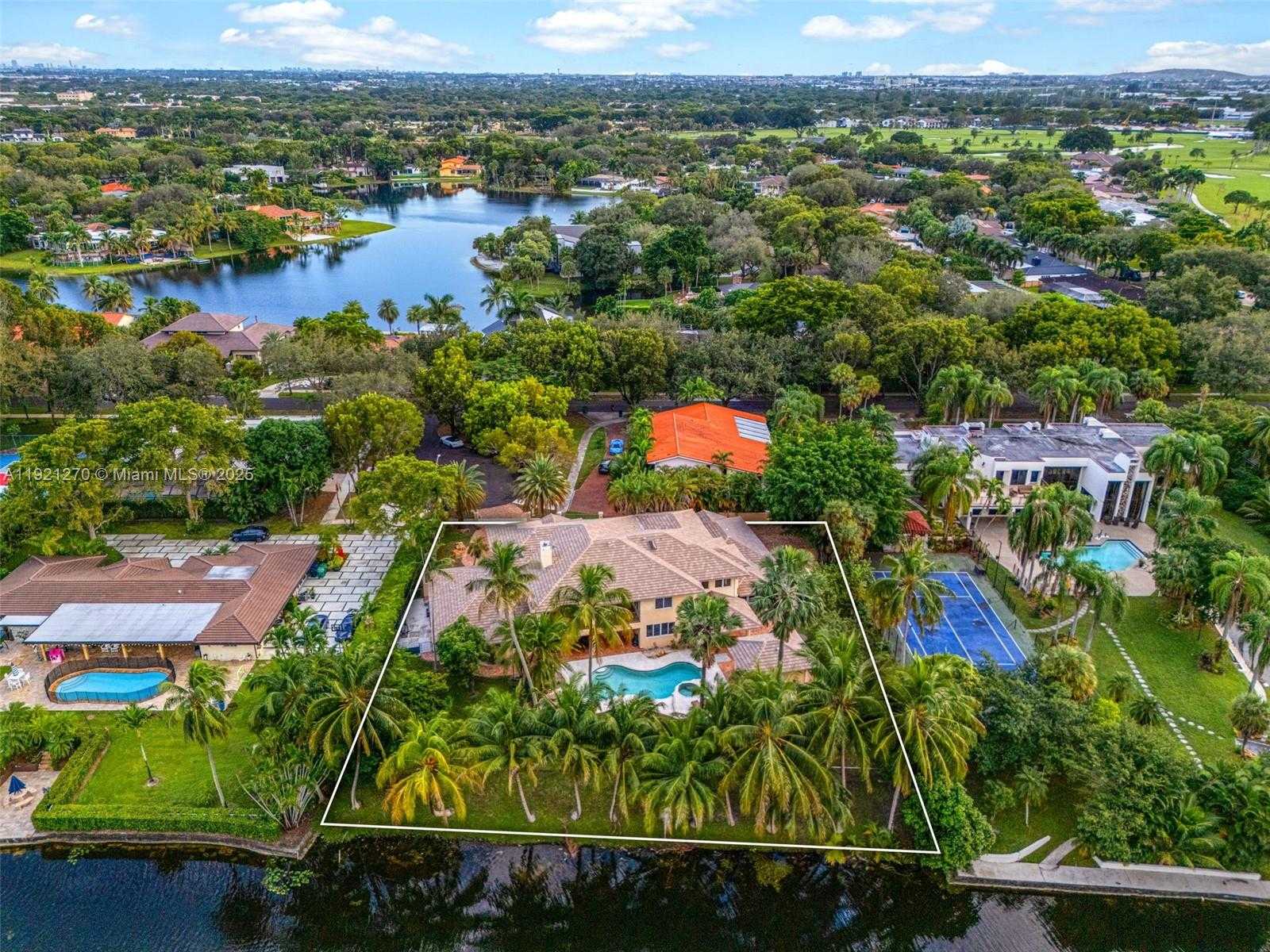 Small Image of 7225 GLENEAGLE DR, Miami Lakes Number 91