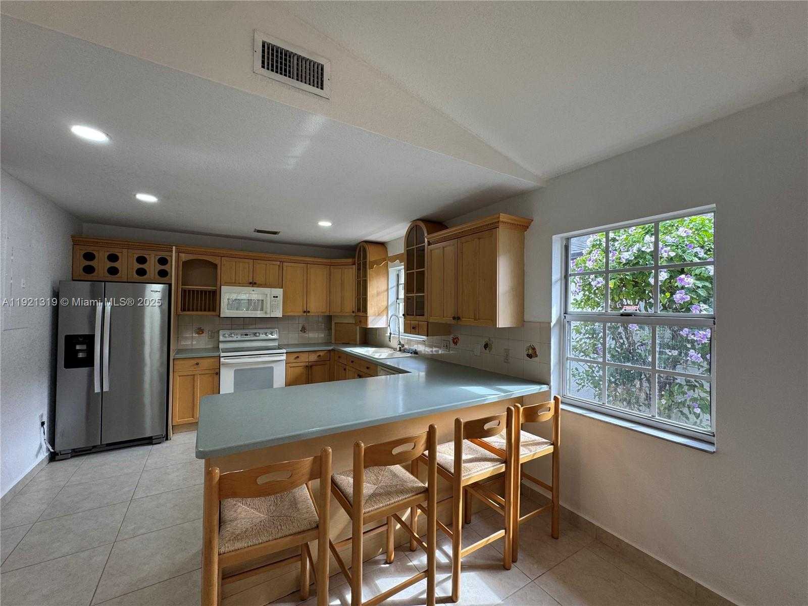 Small Image of 5332 SOUTH WEST 142ND PL, Miami Number 17