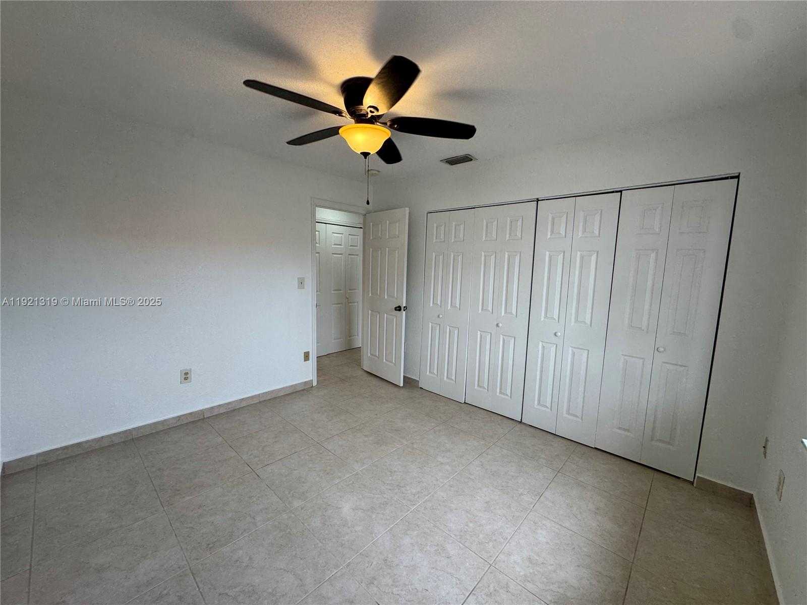 Small Image of 5332 SOUTH WEST 142ND PL, Miami Number 20